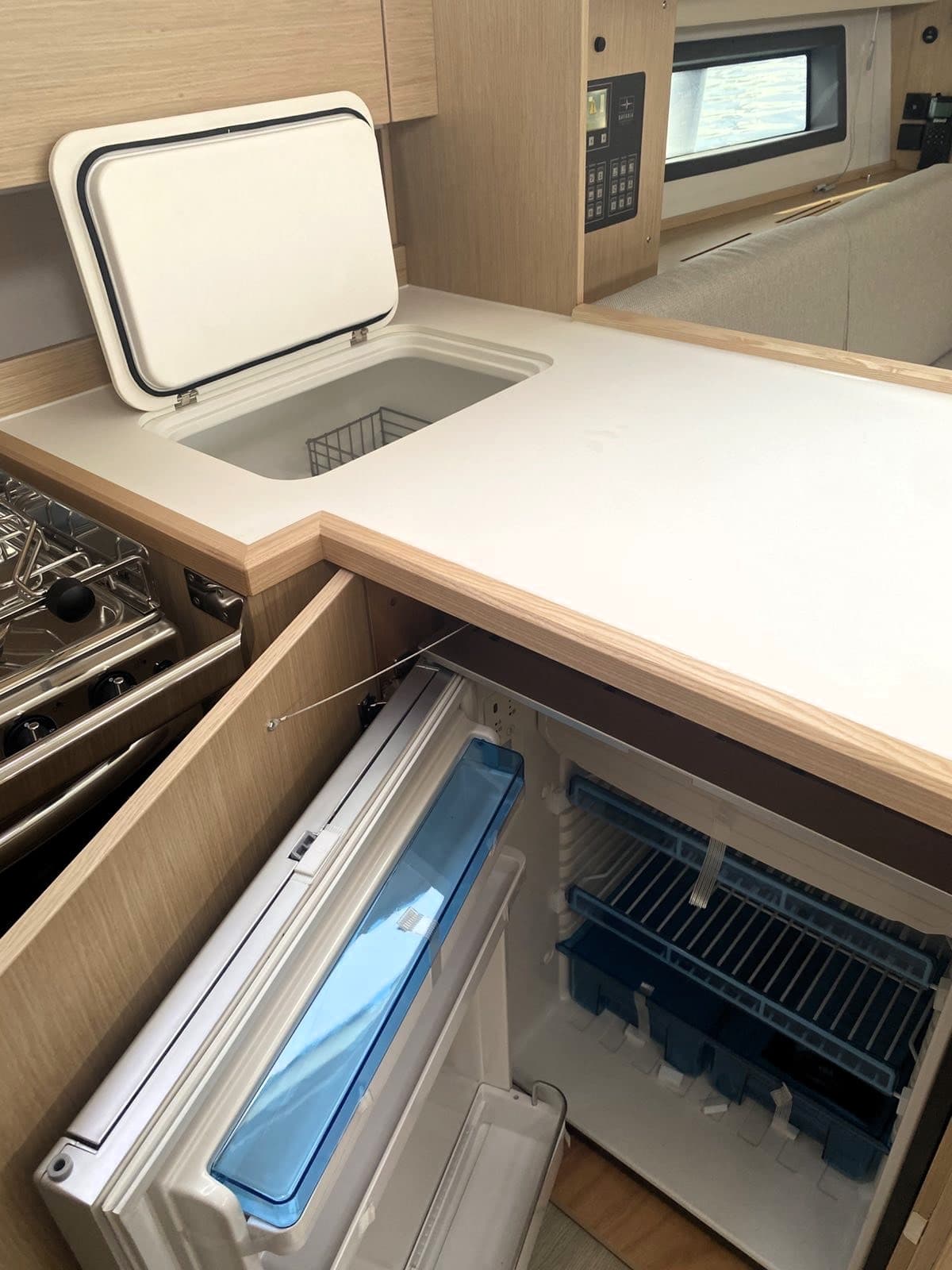 Bavaria C42 - photo 12