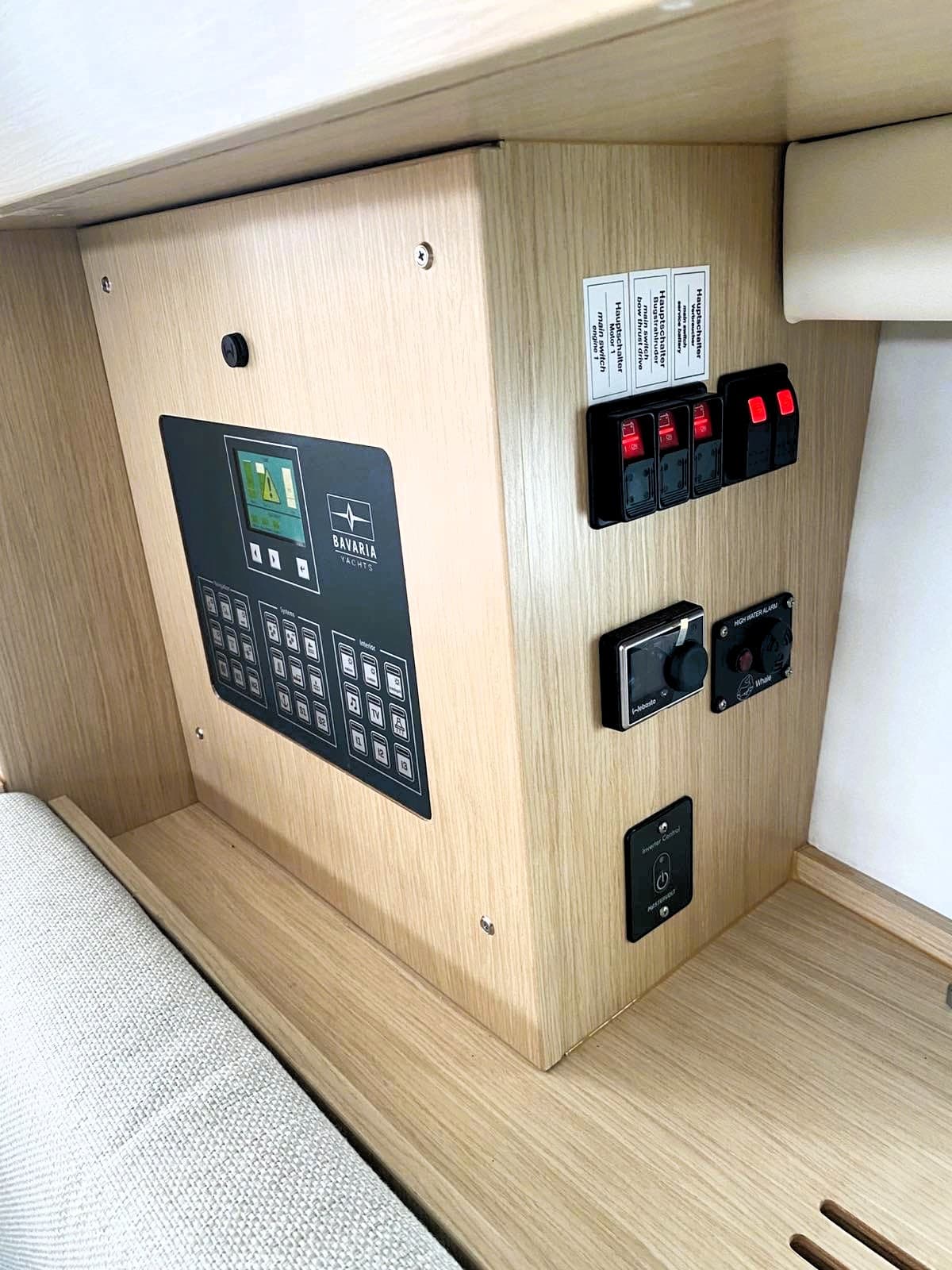 Bavaria C42 - photo 8