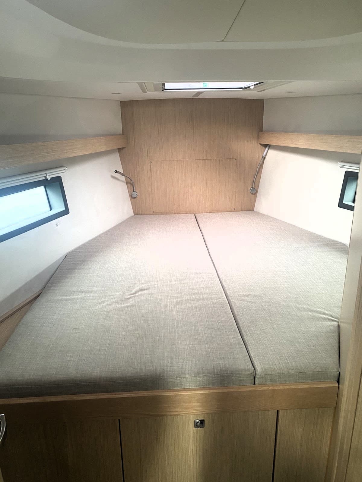 Bavaria C42 - photo 4