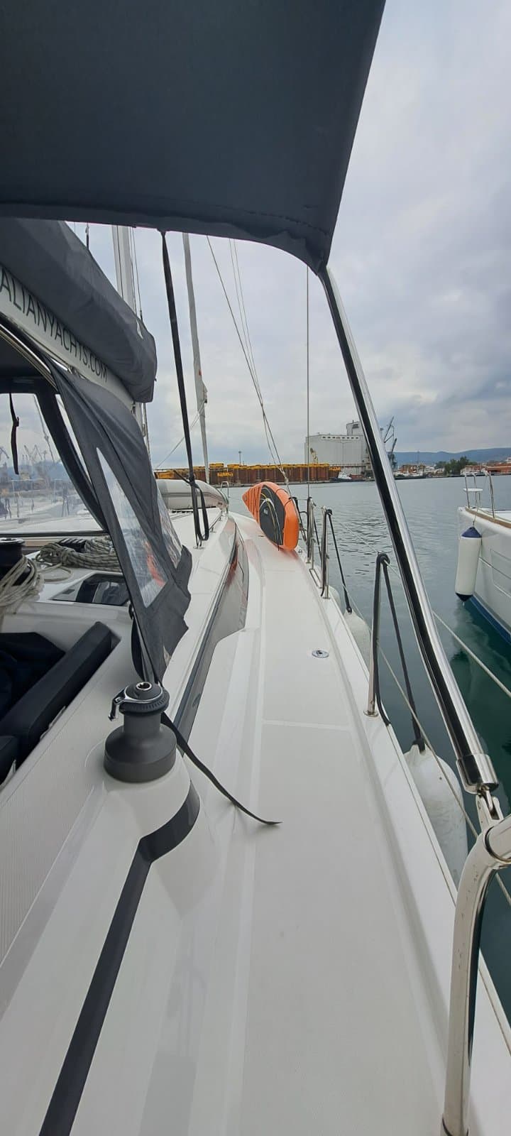 Bavaria C42 - photo 8