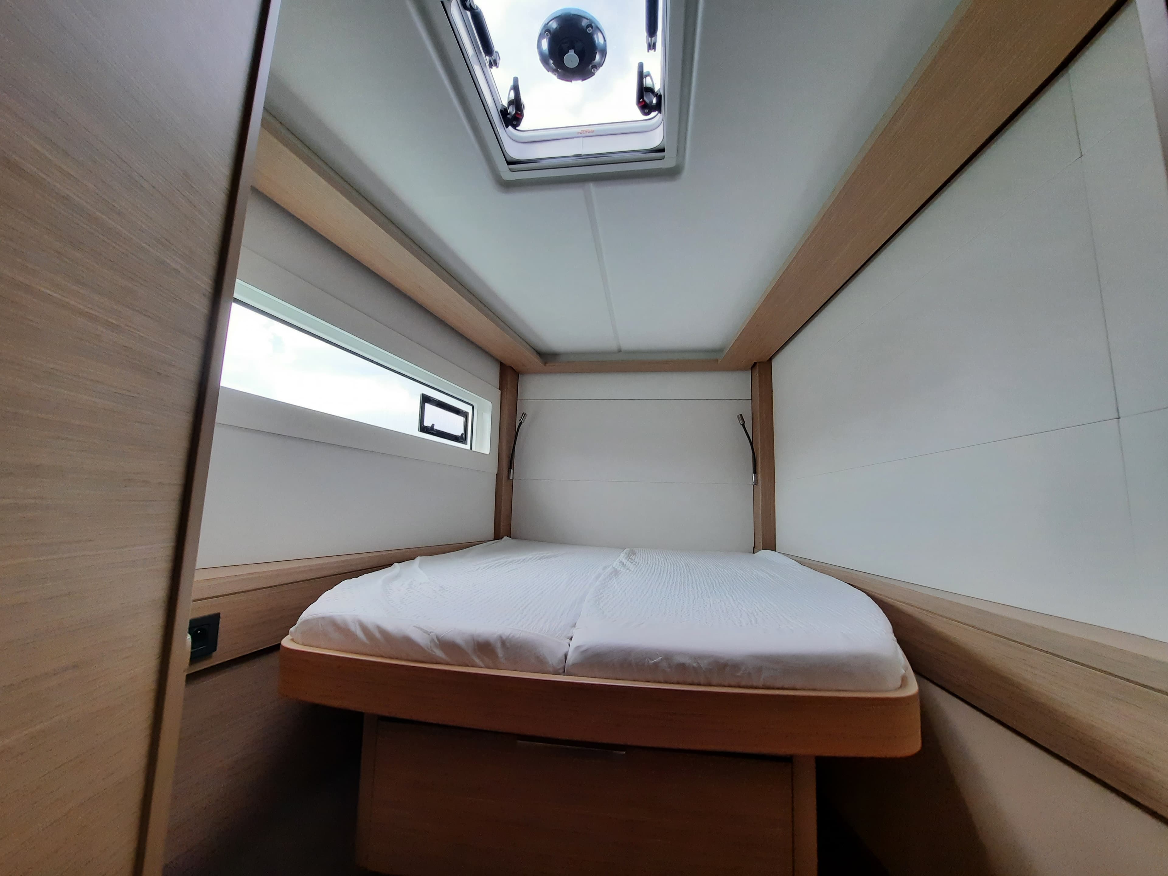 Lagoon 46  - photo 6