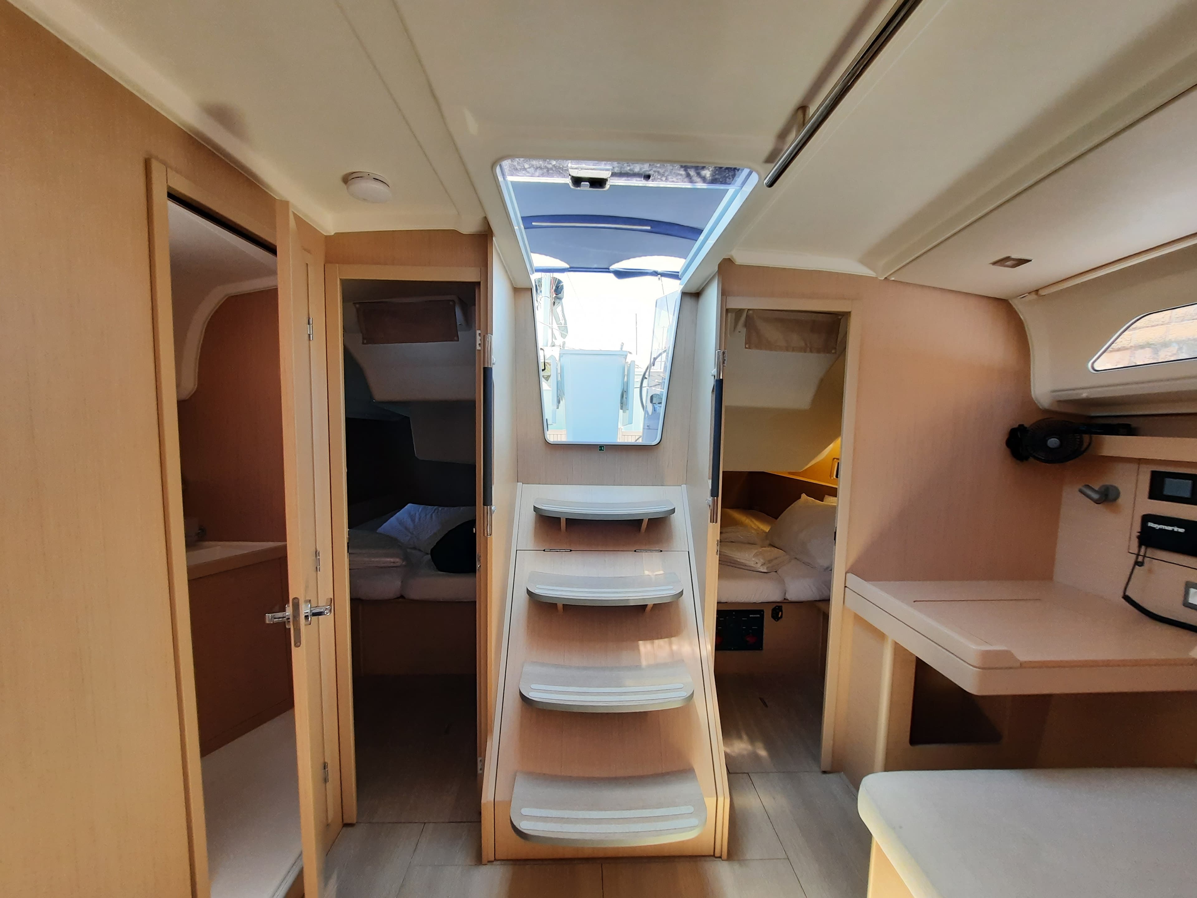 Oceanis 40.1 - photo 6