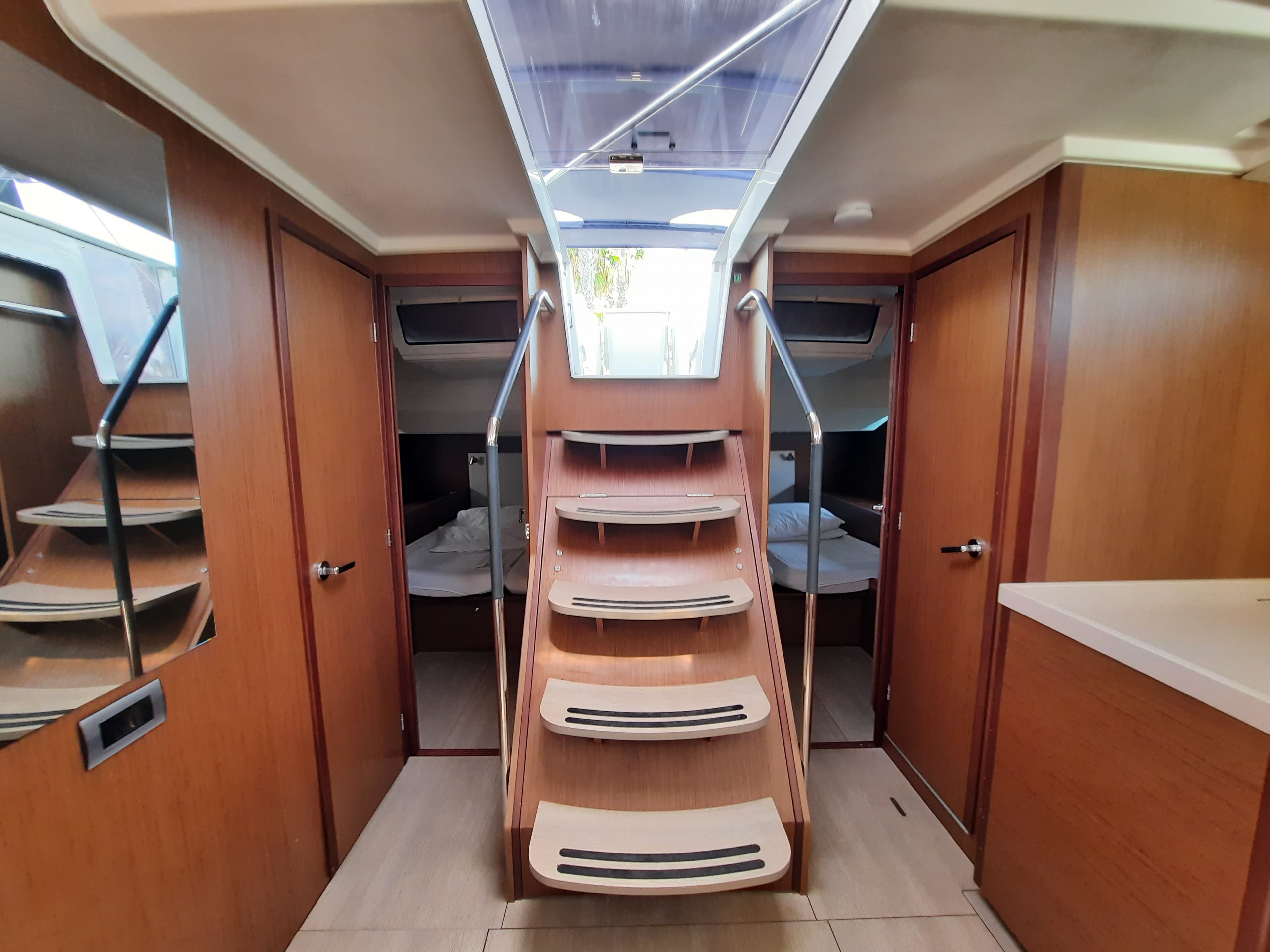 Oceanis 51.1 - photo 8