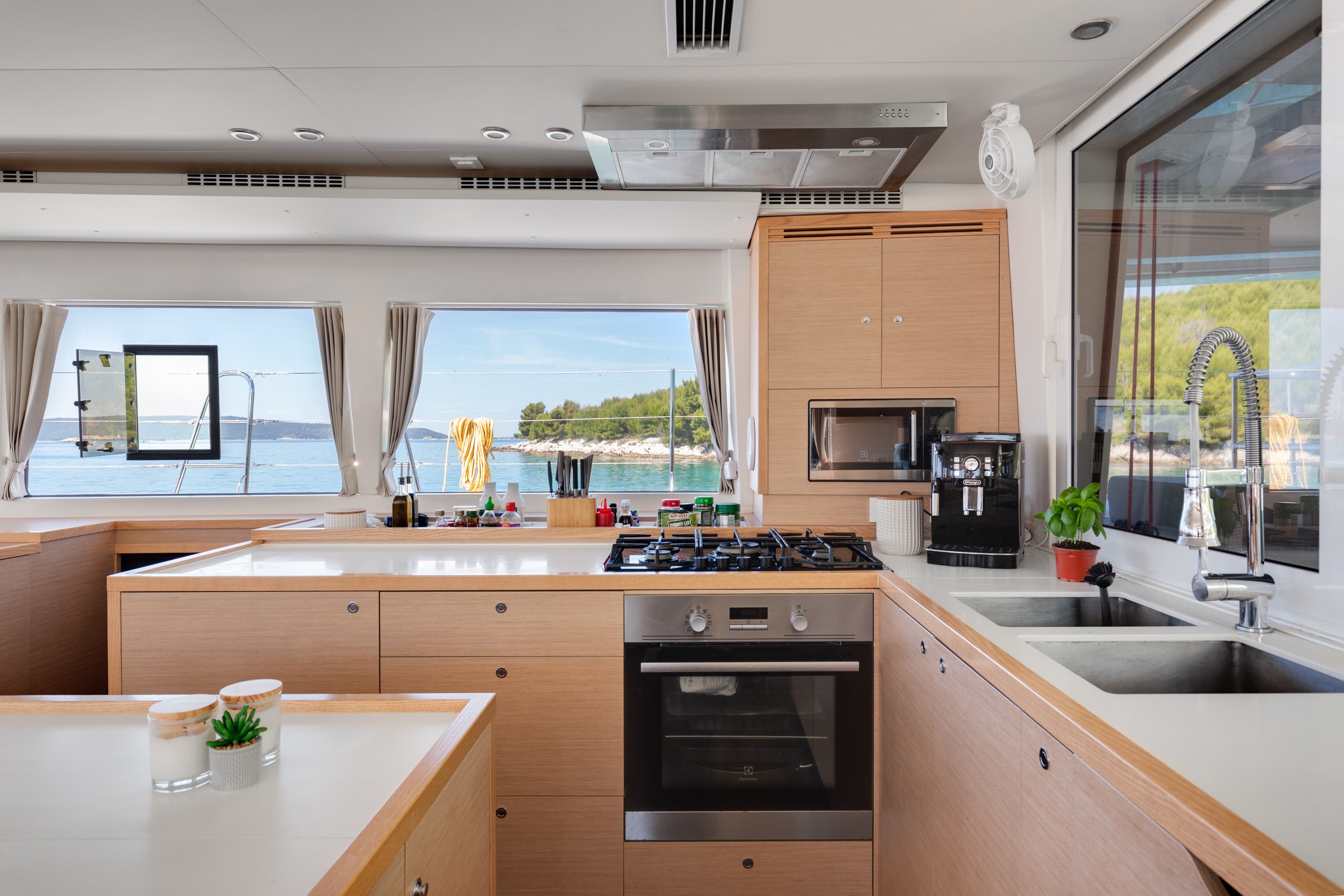 Lagoon 560 - photo 20