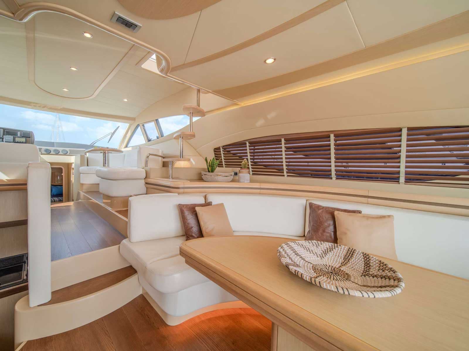 Ferretti 550 - photo 10