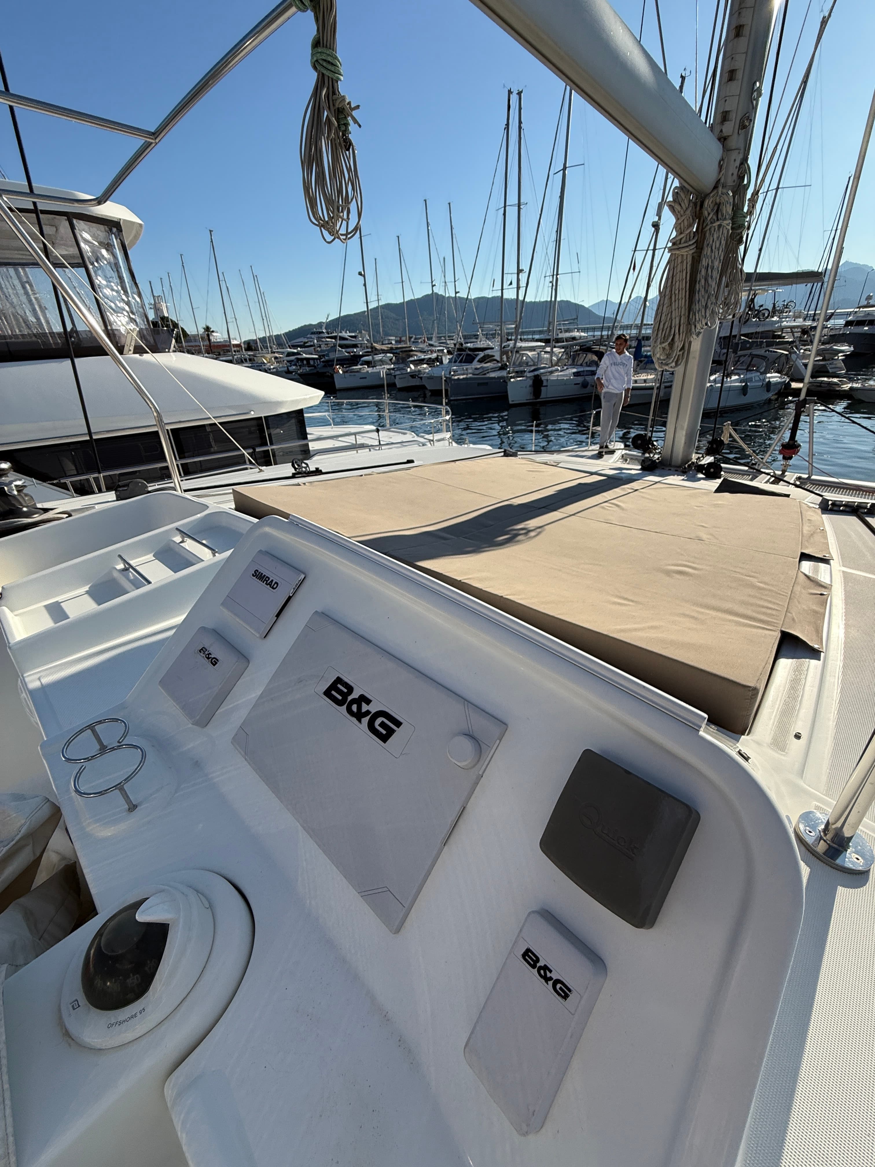 Lagoon 450 Fly - photo 13