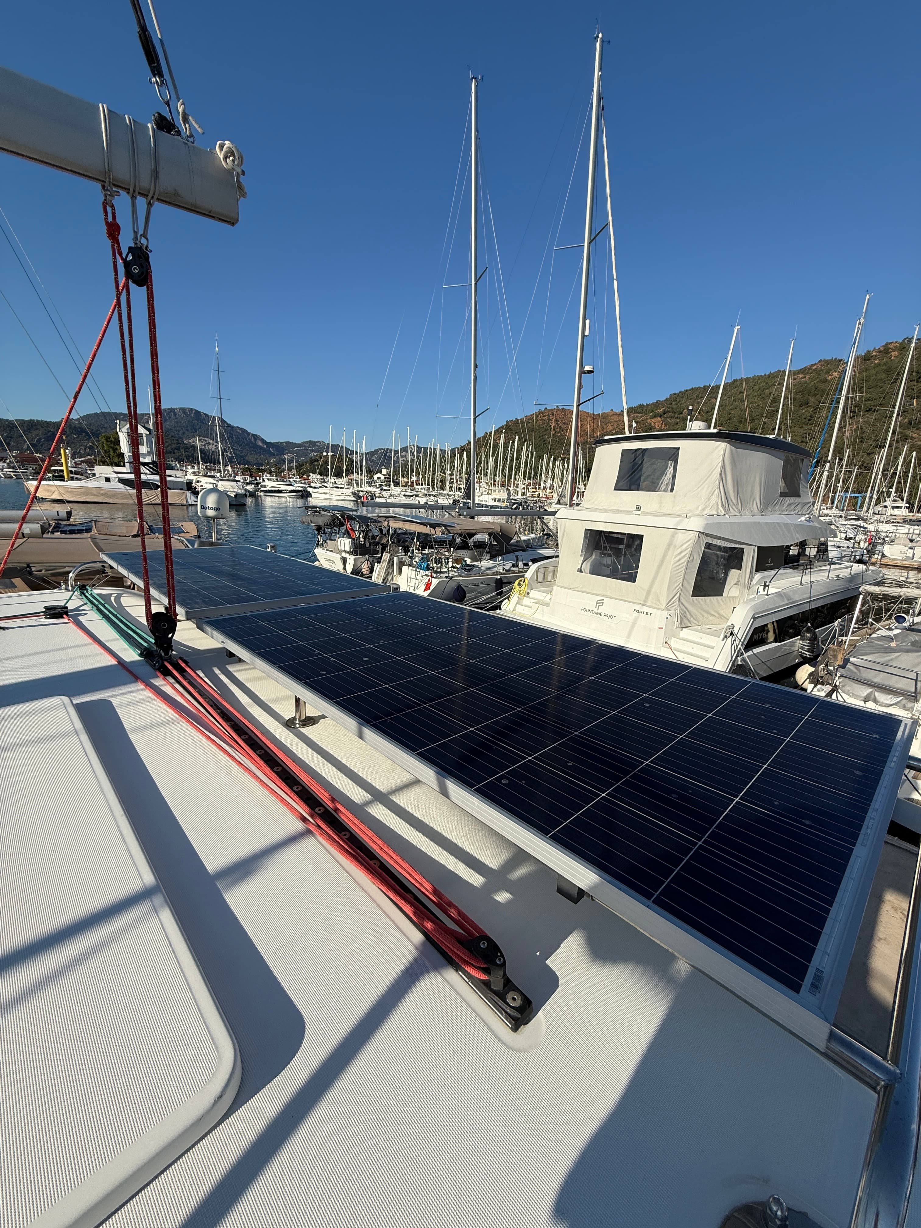 Lagoon 450 Fly - photo 6