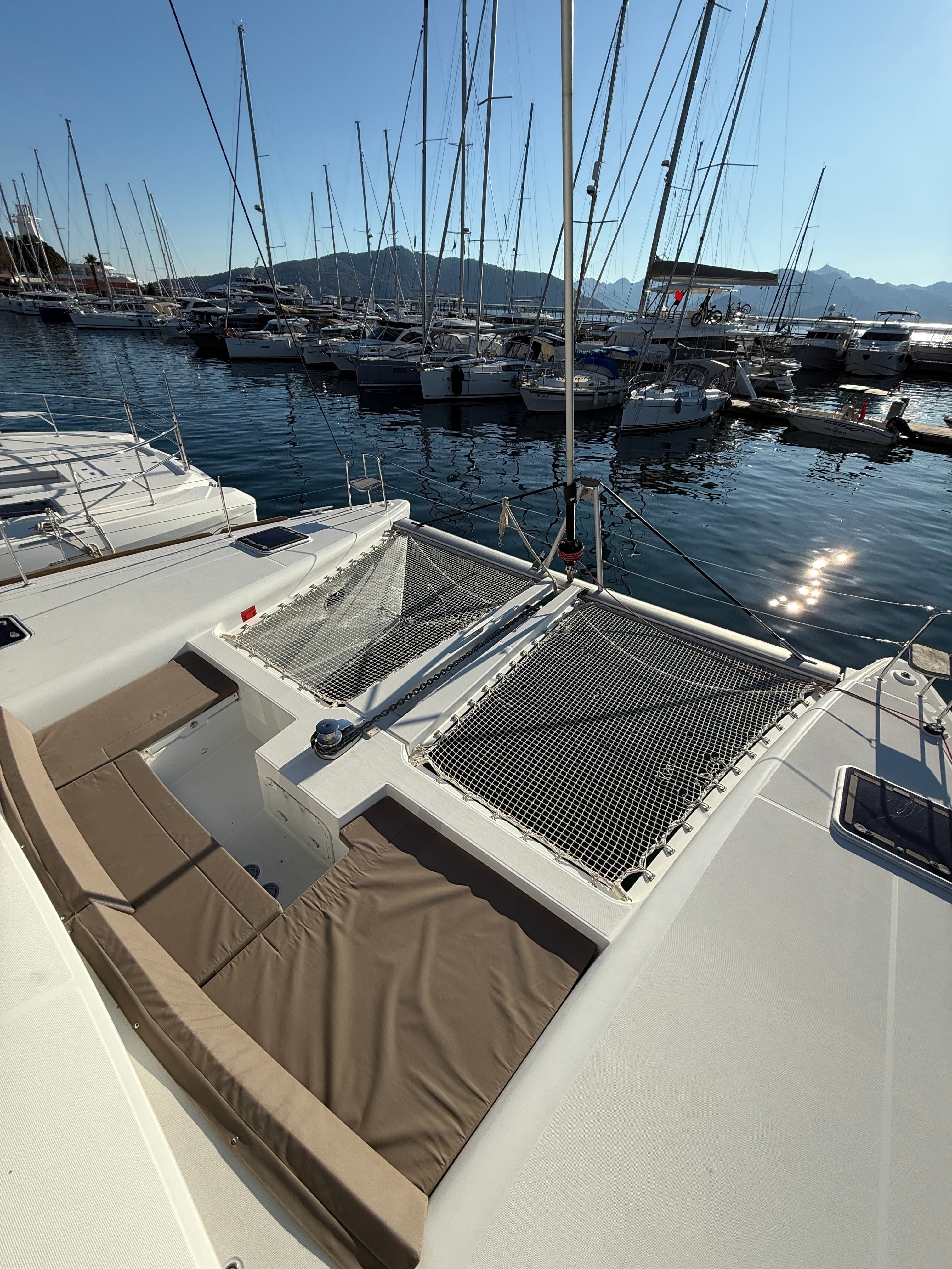 Lagoon 450 Fly - photo 8