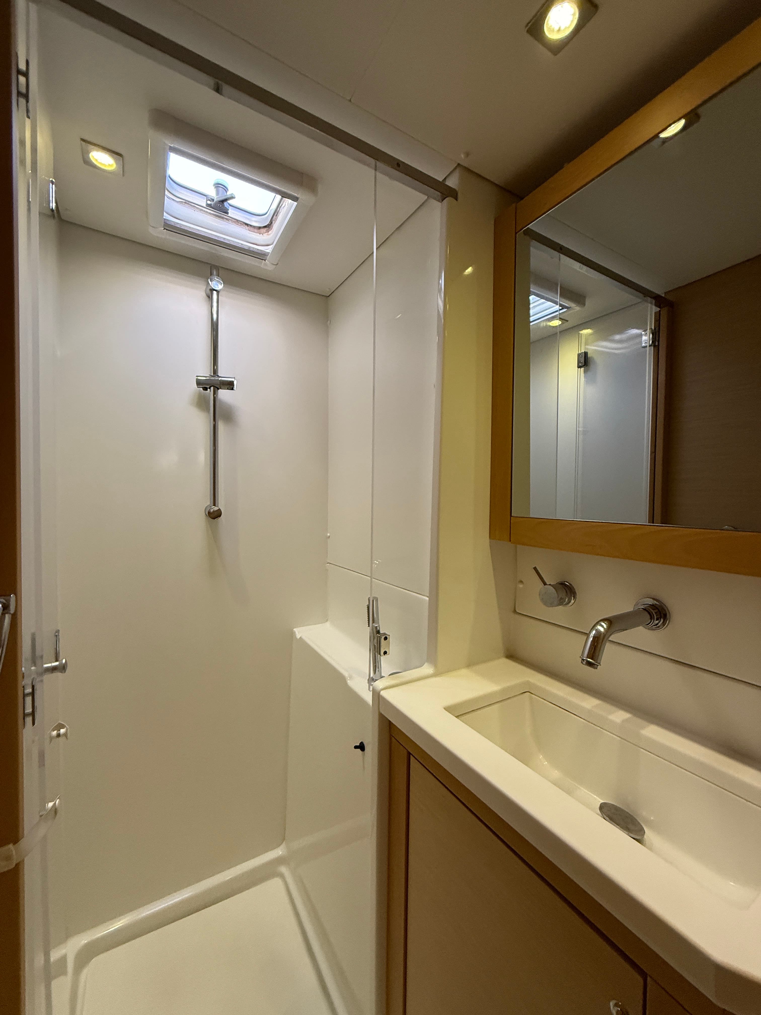 Lagoon 450 Fly - photo 14