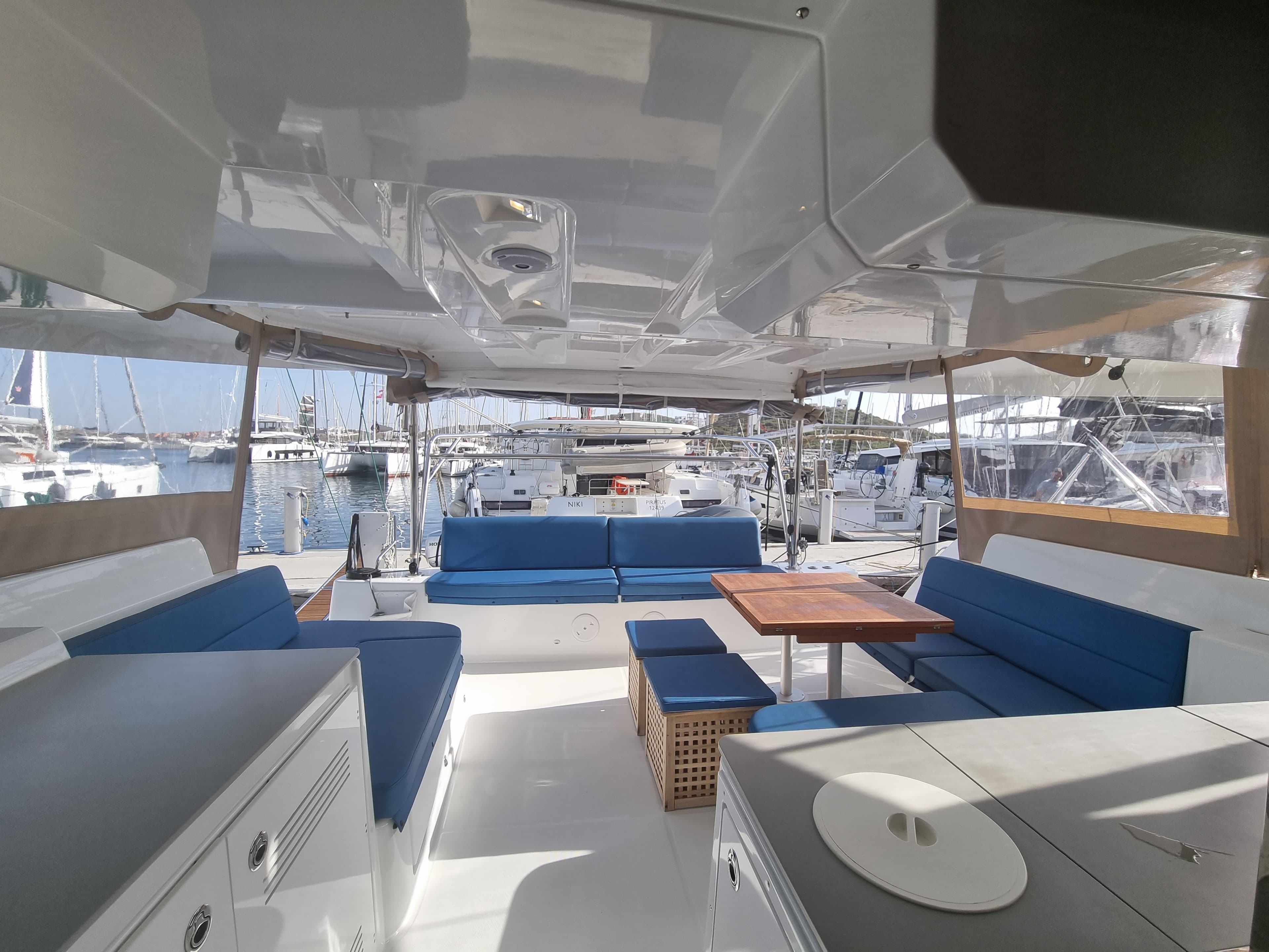 Lagoon 46  - photo 9