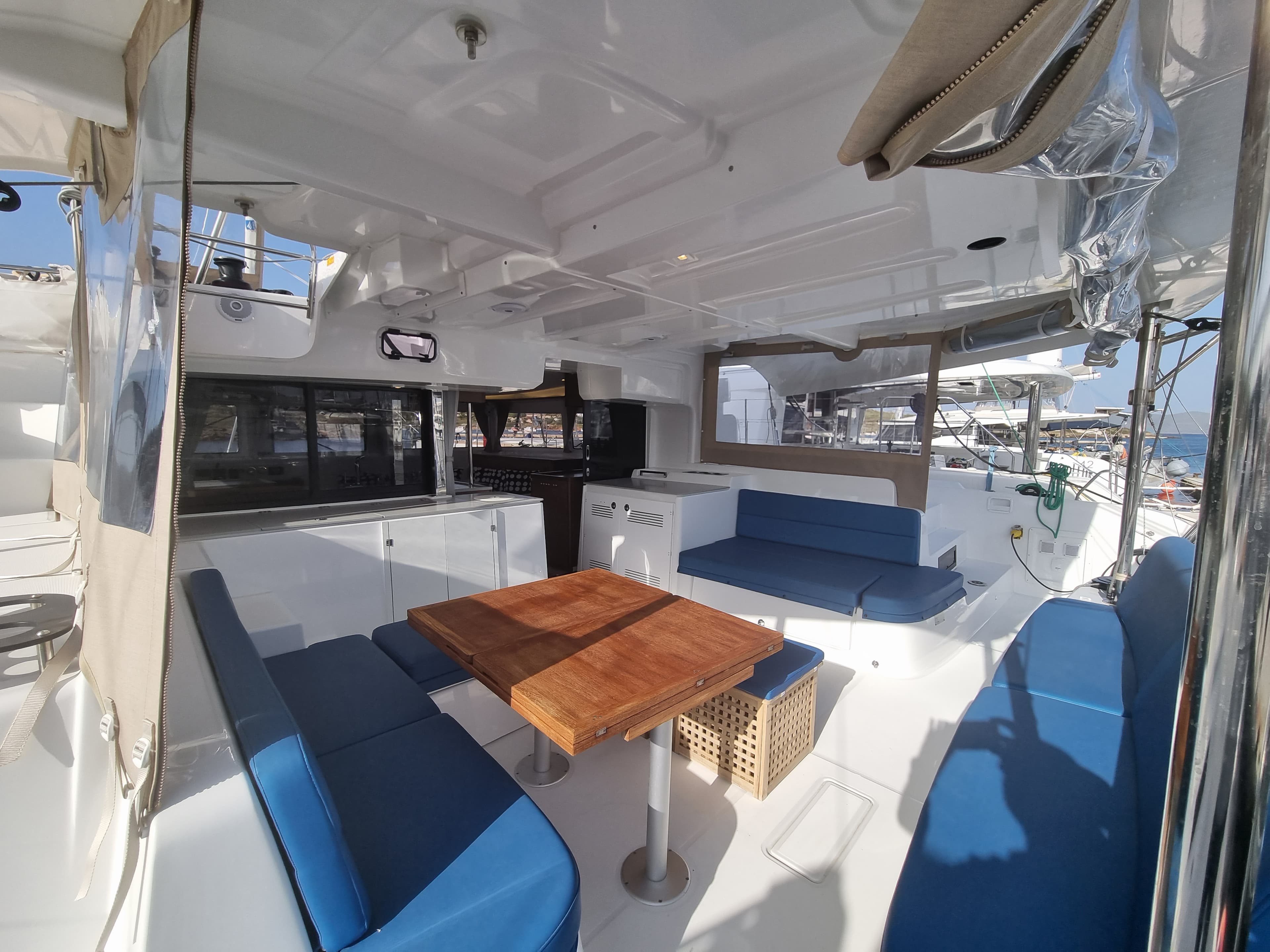 Lagoon 46  - photo 17