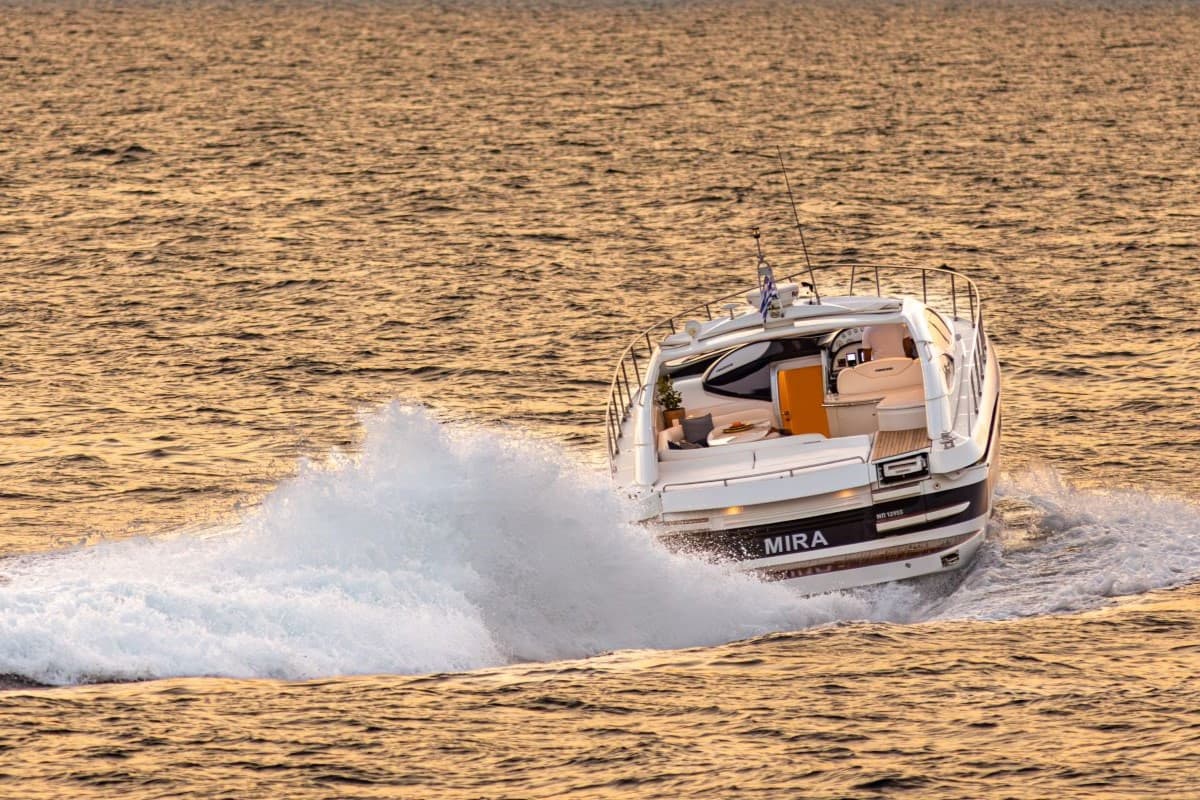 Pershing 52 - photo 18