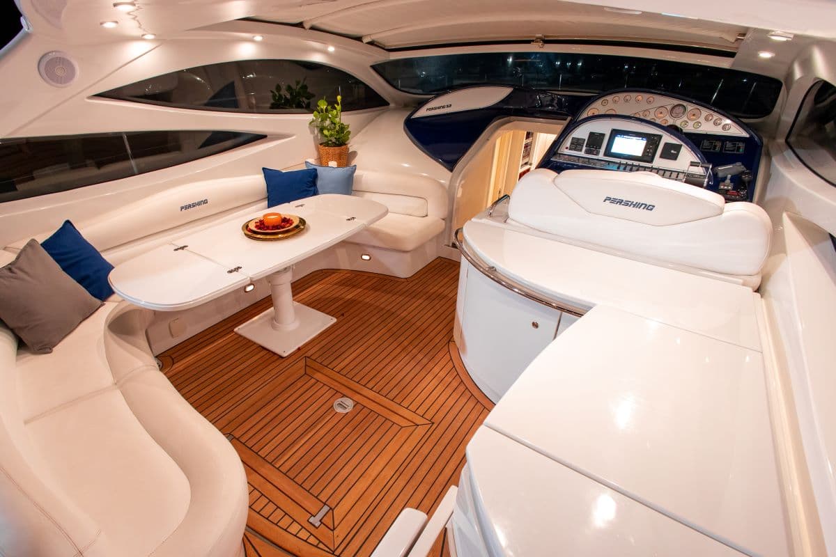 Pershing 52 - photo 22