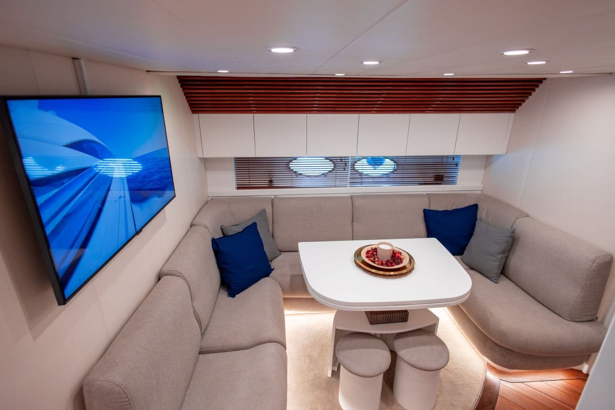 Pershing 52 - photo 15