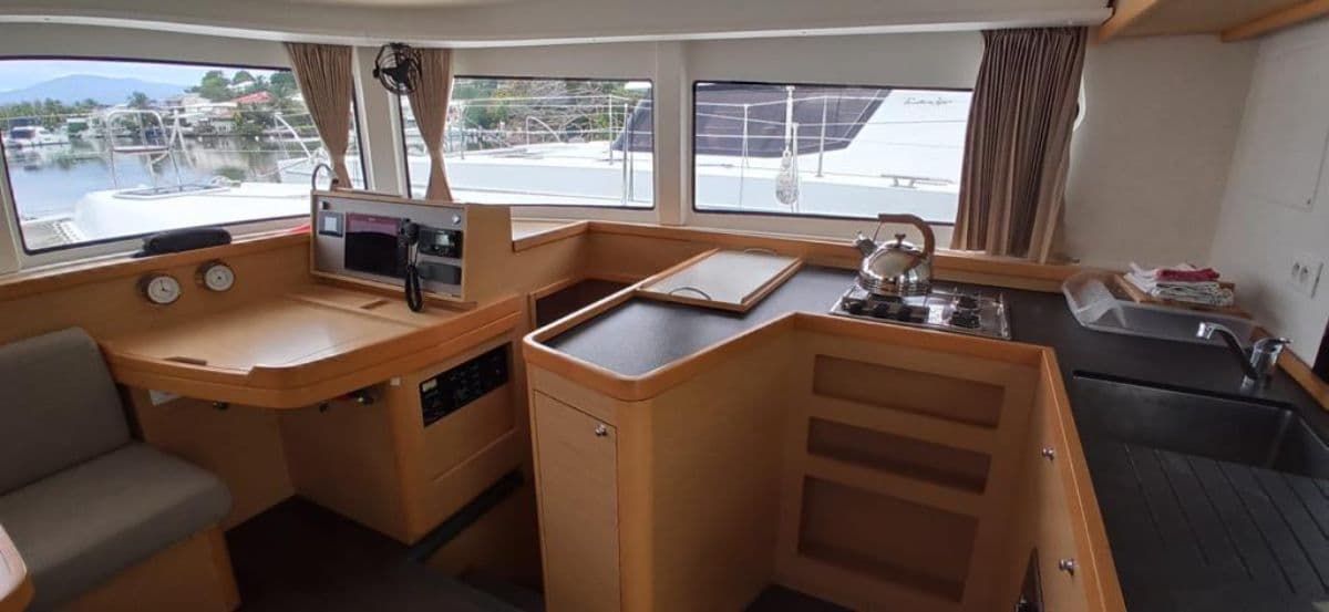 Lagoon 42 - photo 15