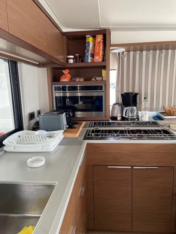 Lagoon 46  - photo 6