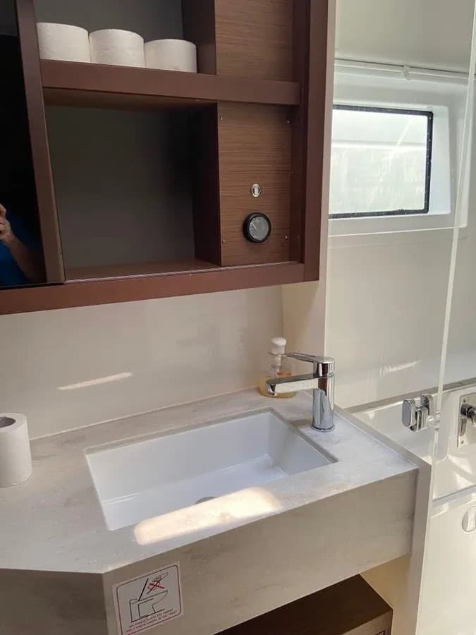 Lagoon 46  - photo 7