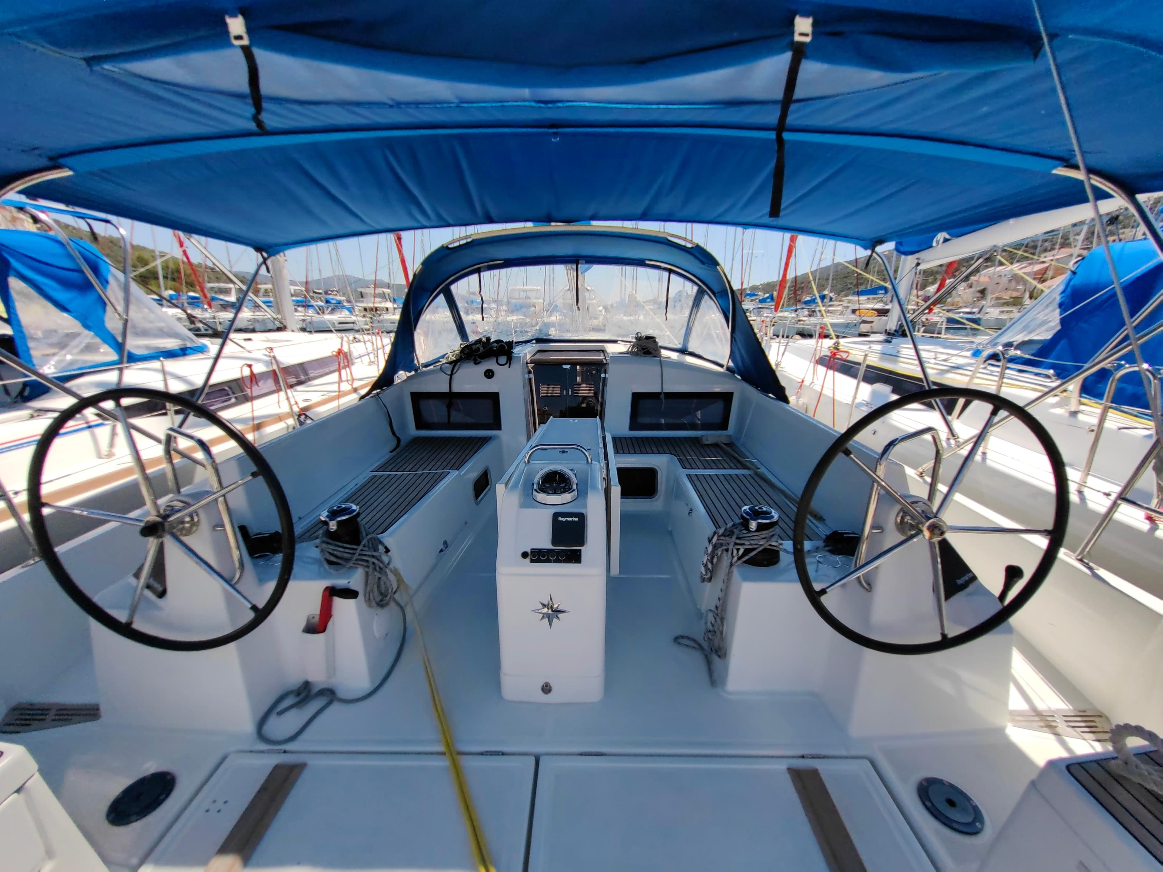 Sun Odyssey 440 - photo 7