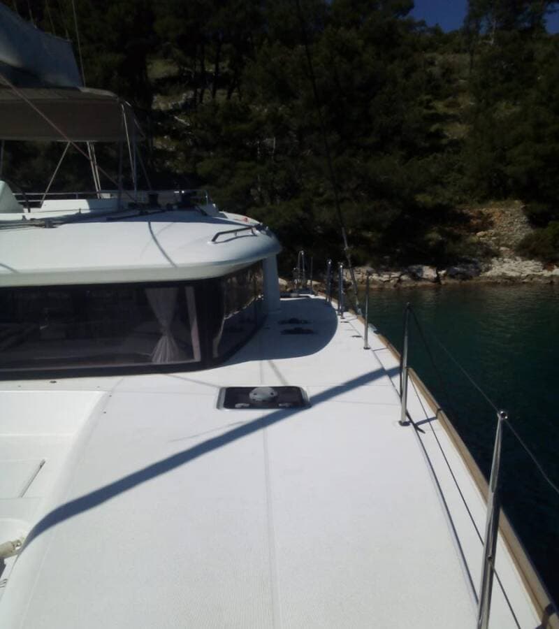 Lagoon 450 Fly - photo 5