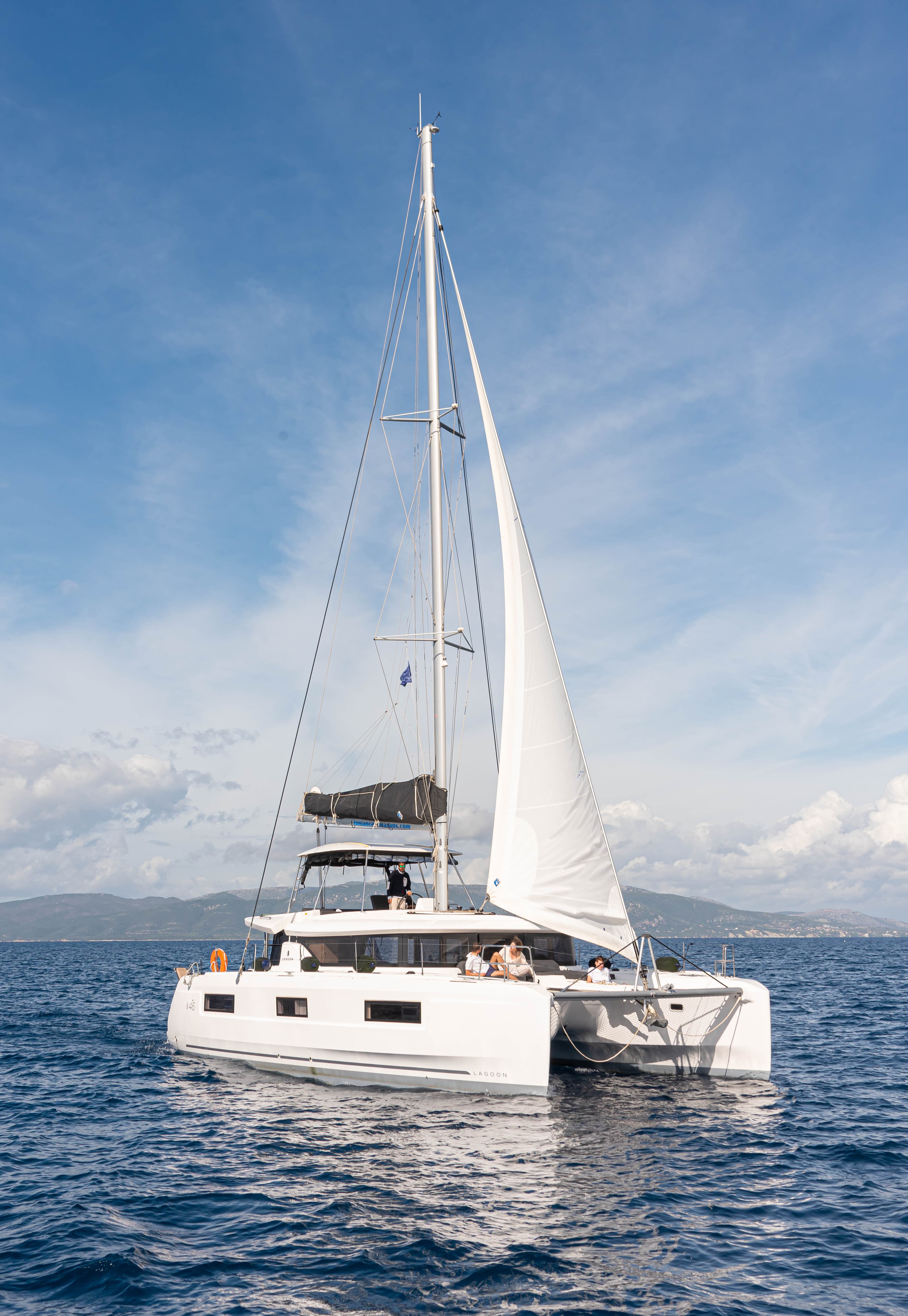 Lagoon 46  - photo 25