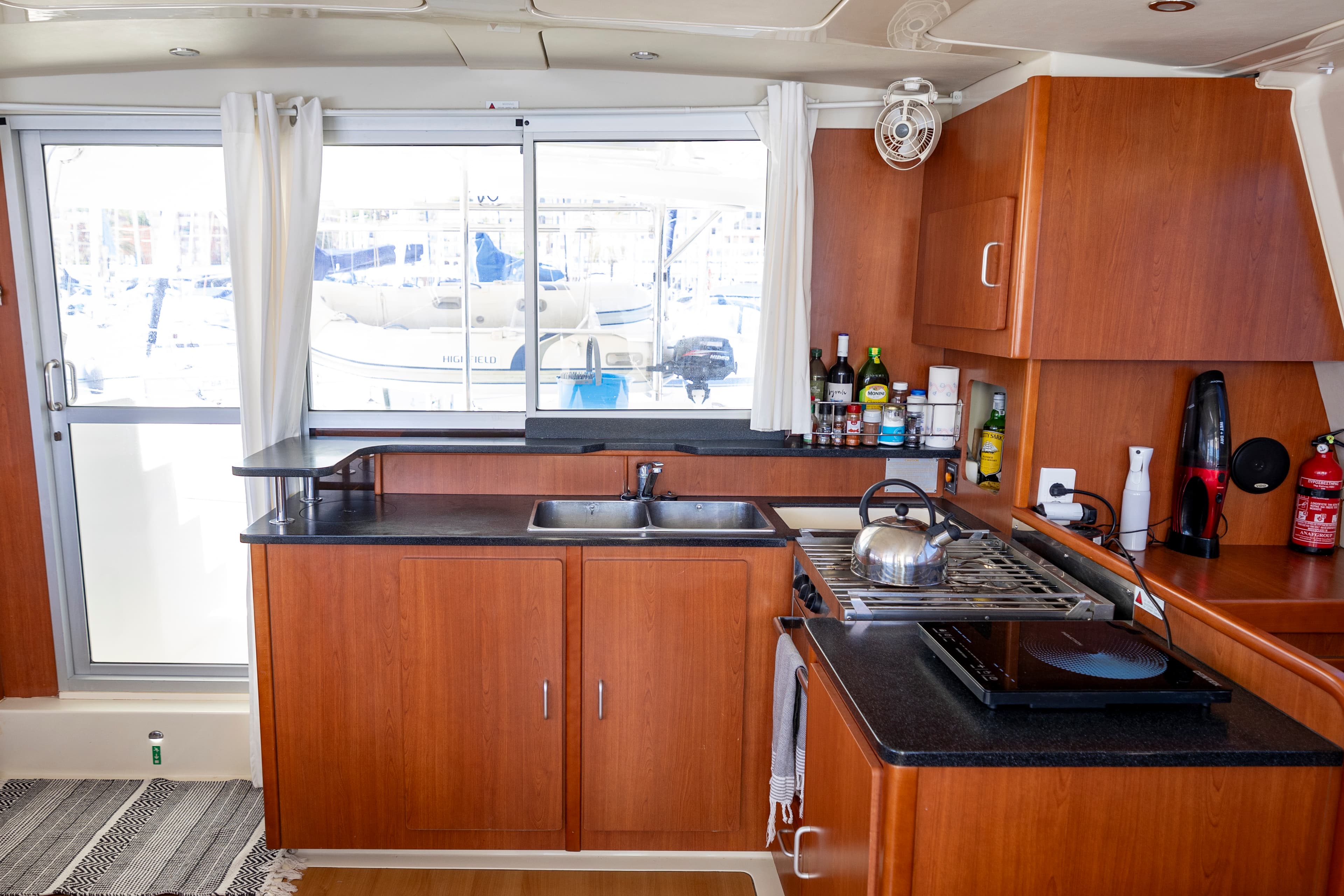 Leopard 44 - photo 8