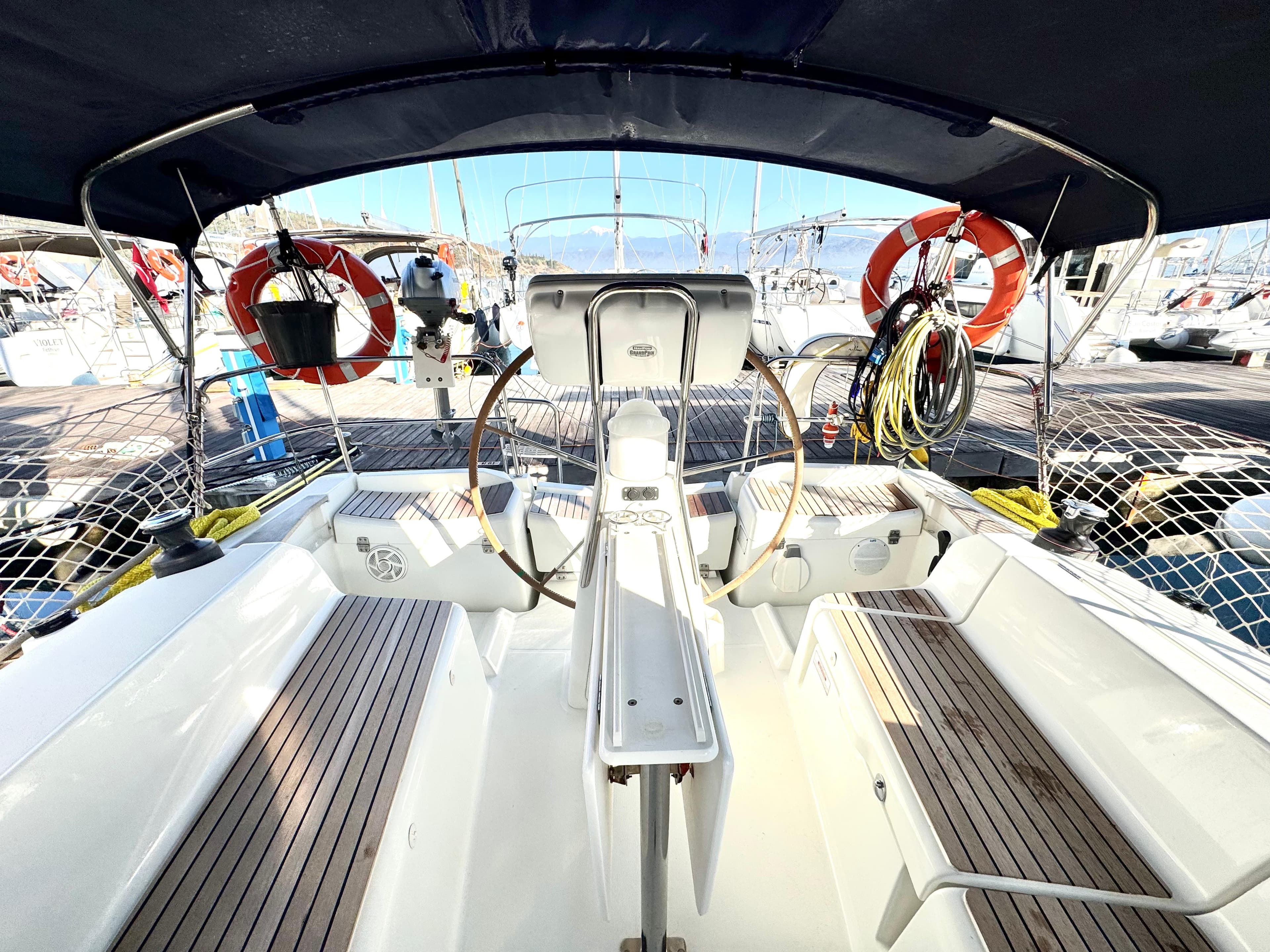 Sun Odyssey 36i - photo 9