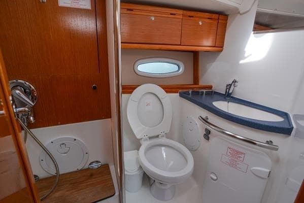 Bavaria 44 - photo 11