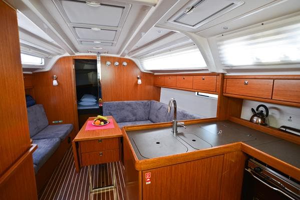 Bavaria Cruiser 37 - photo 18