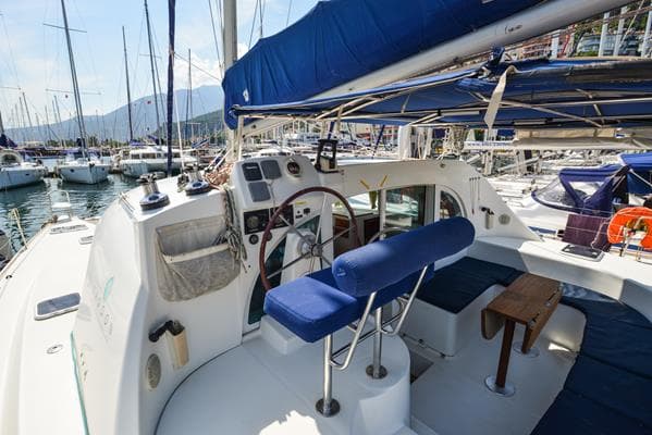 Lagoon 380 - photo 7