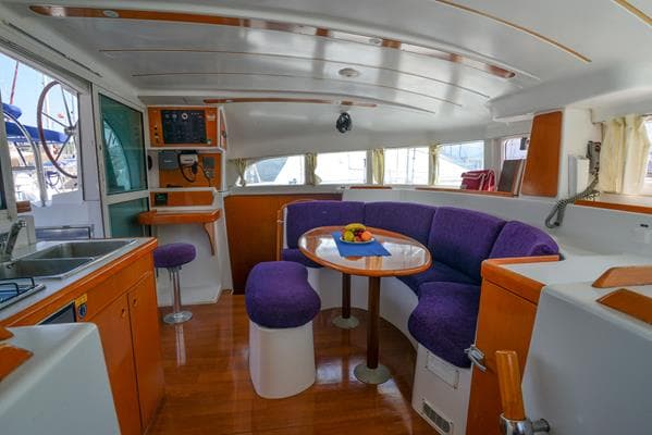 Lagoon 380 - photo 5