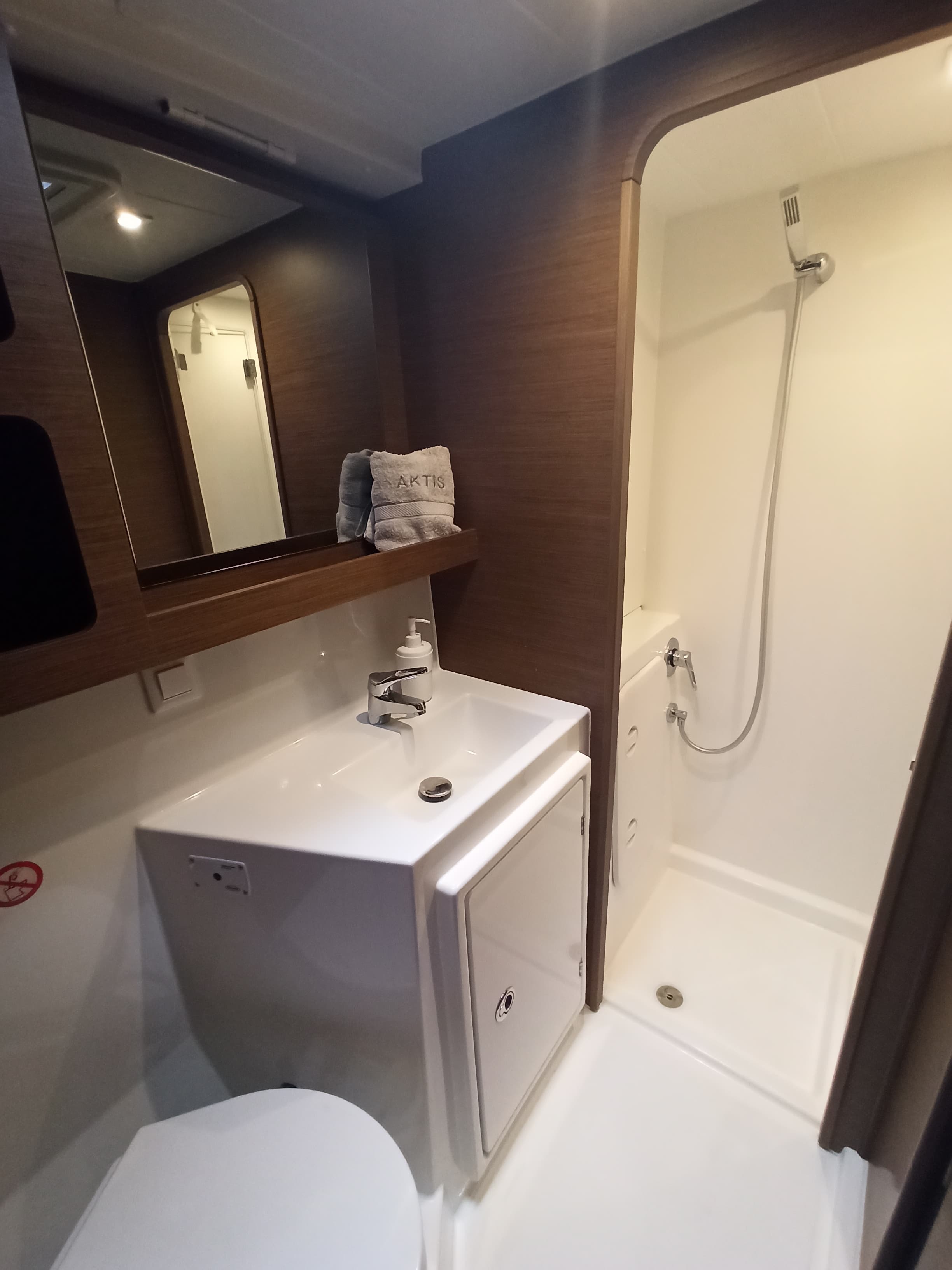 Lagoon 42 - photo 11