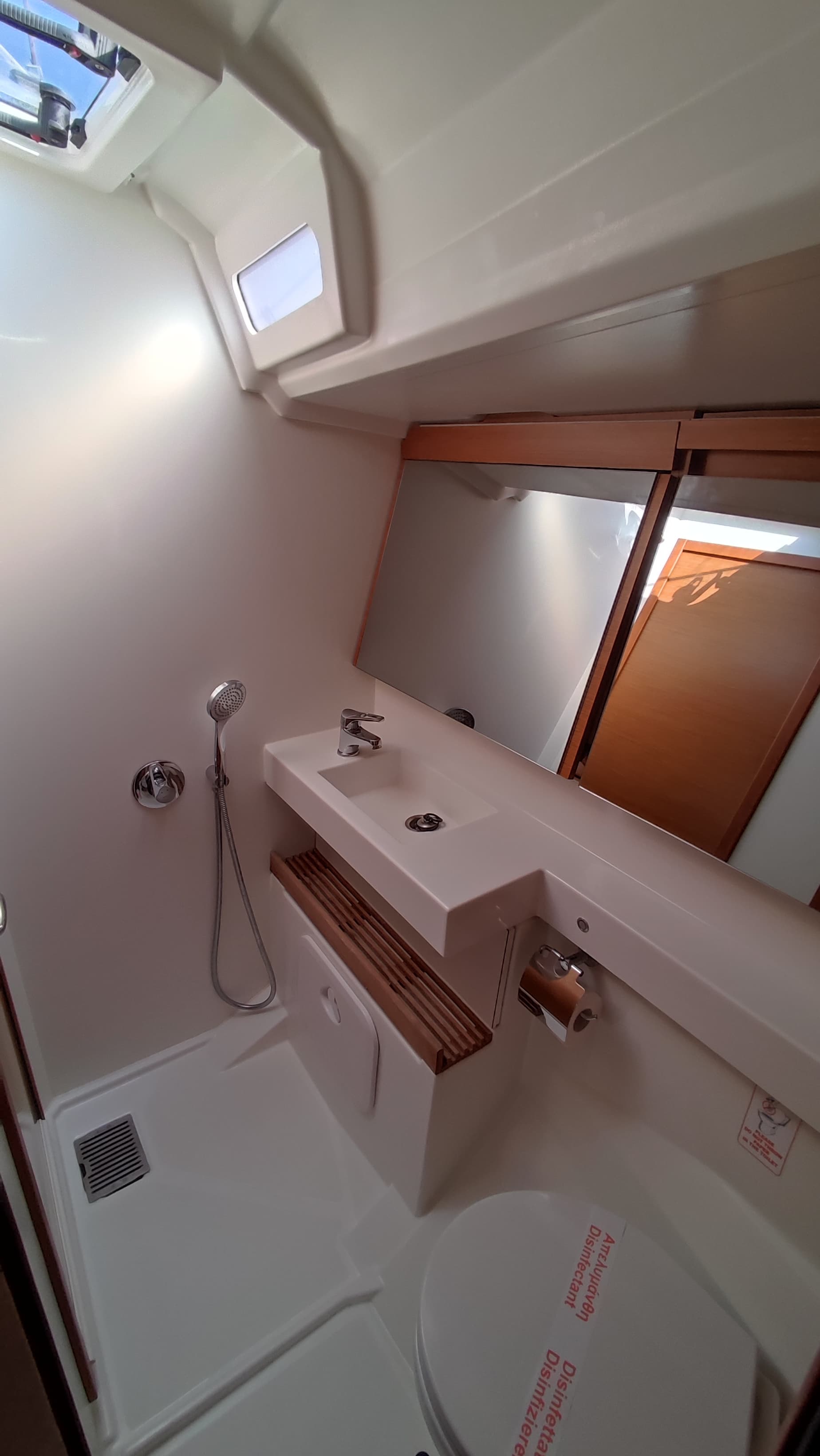 Sun Odyssey 440 - photo 9