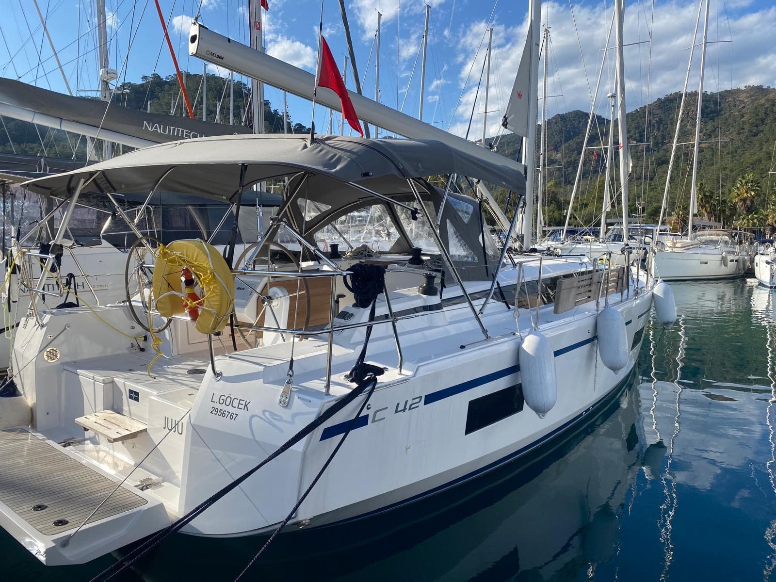 Bavaria C42 - photo 8