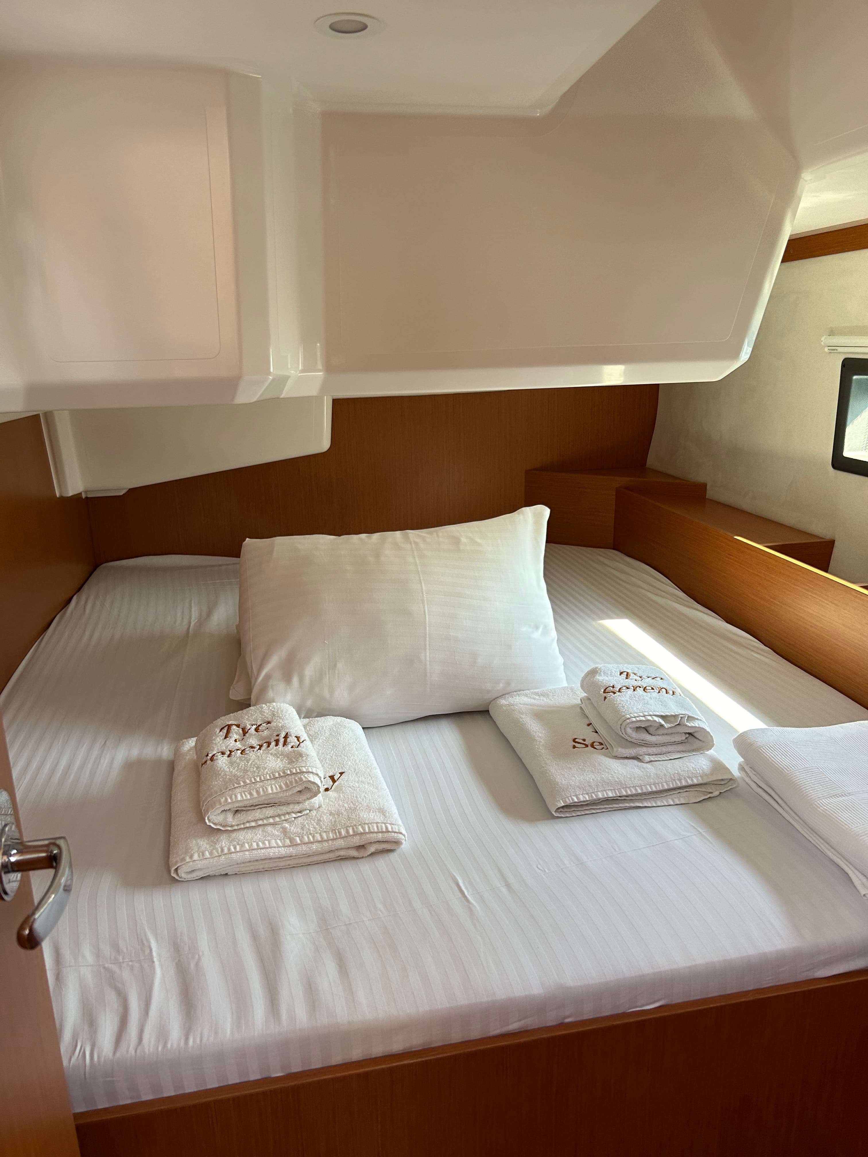 Bavaria C42 - photo 13