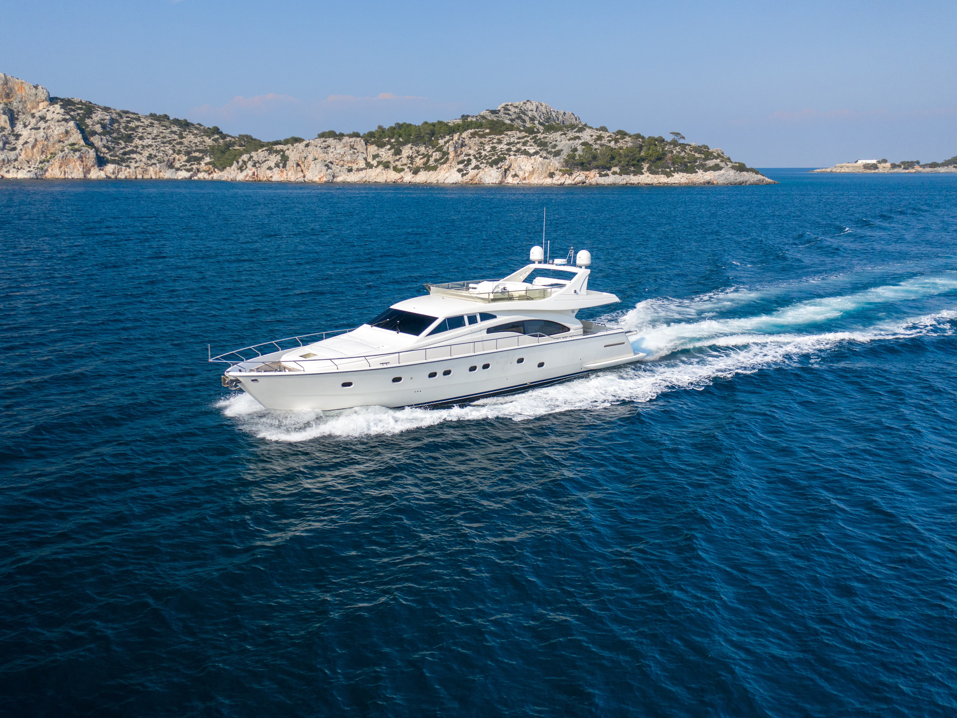 Ferretti 68 - photo
