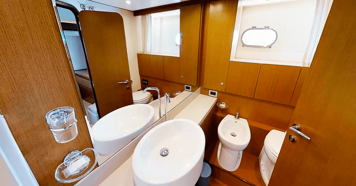 Ferretti 630 - photo 35