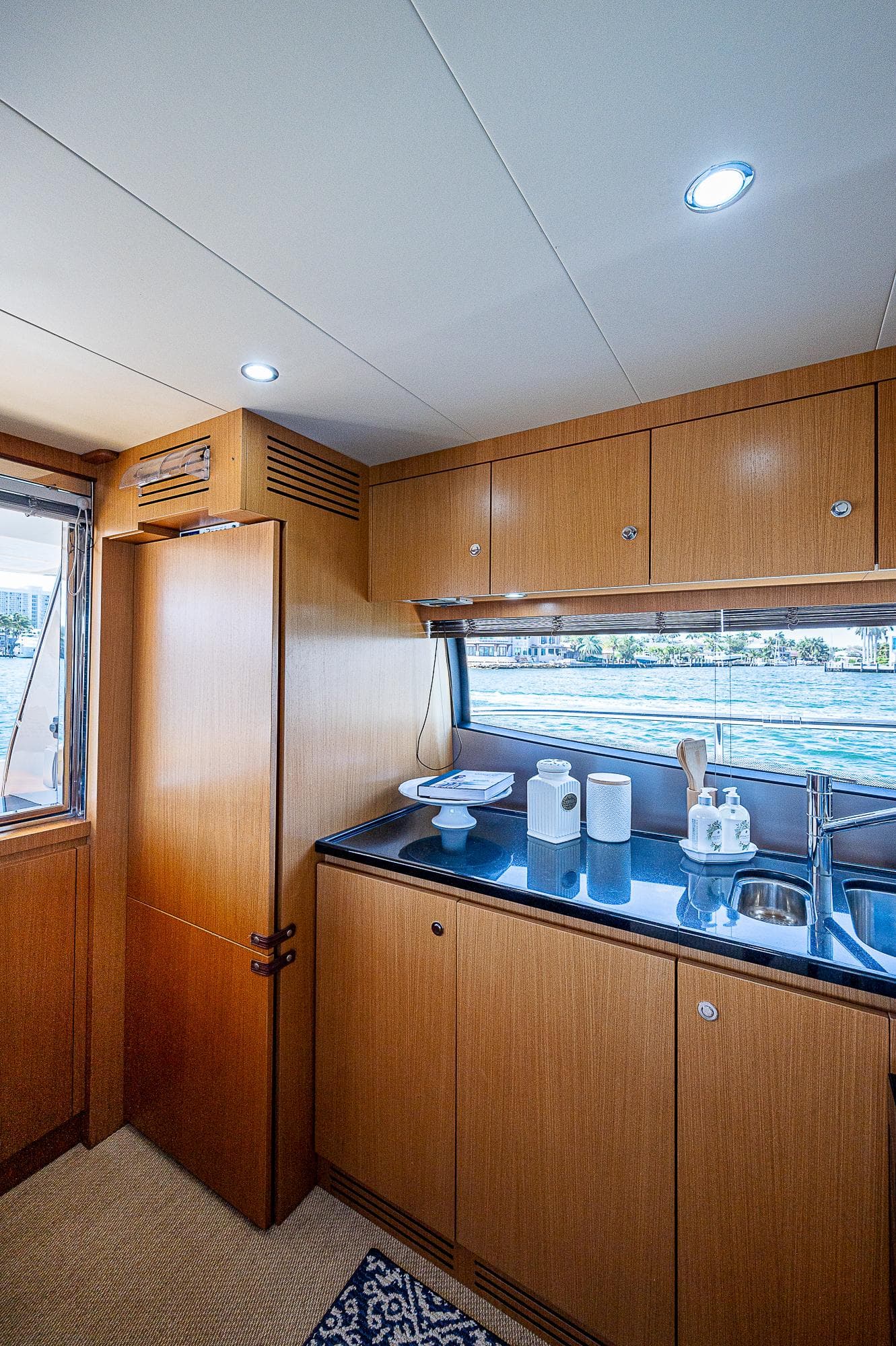 Ferretti 630 - photo 16