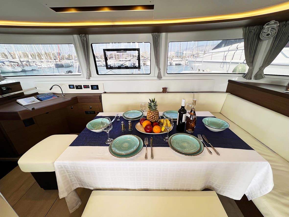 Lagoon 46  - photo 14