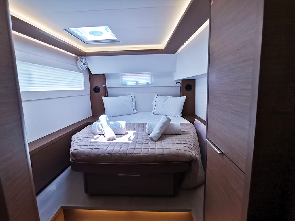 Lagoon 46  - photo 9