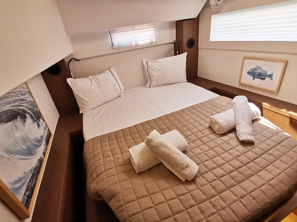 Lagoon 46  - photo 8