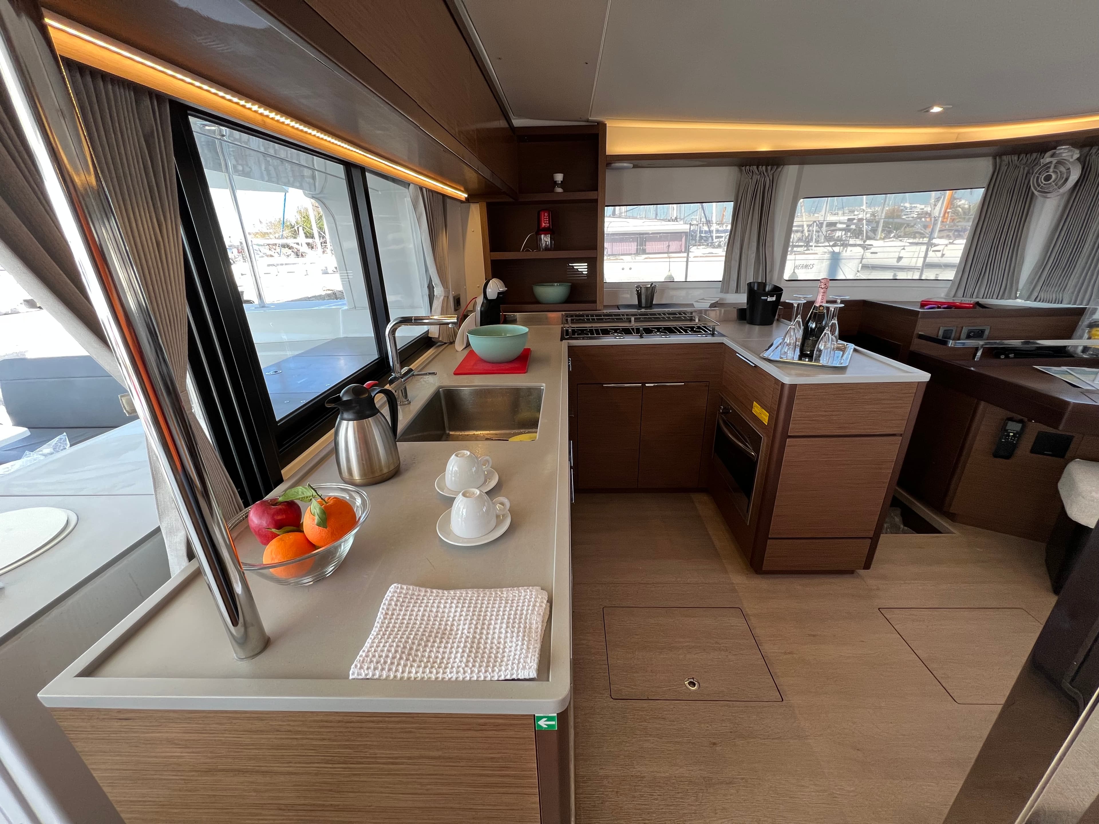 Lagoon 46  - photo 19