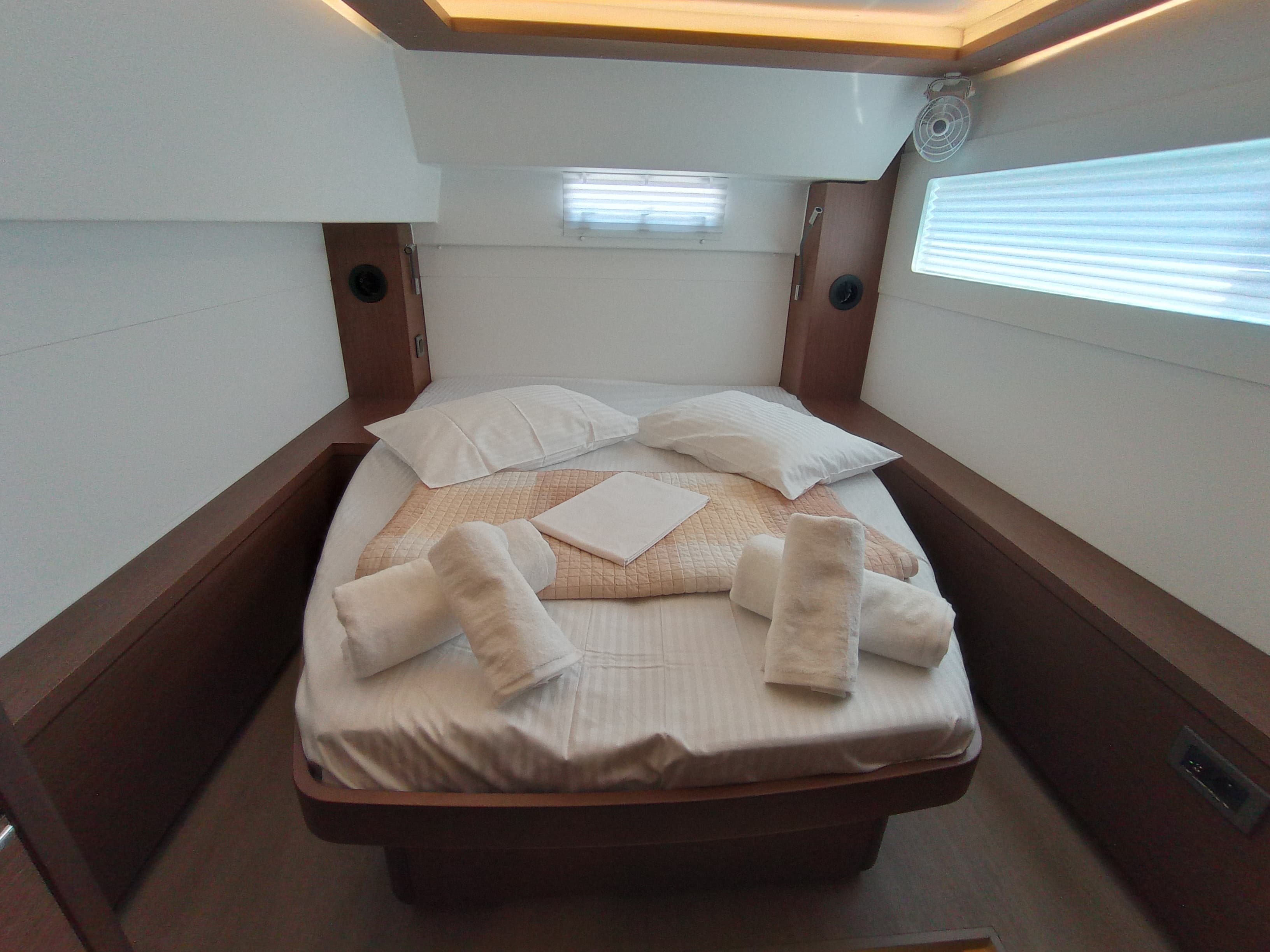 Lagoon 46  - photo 12