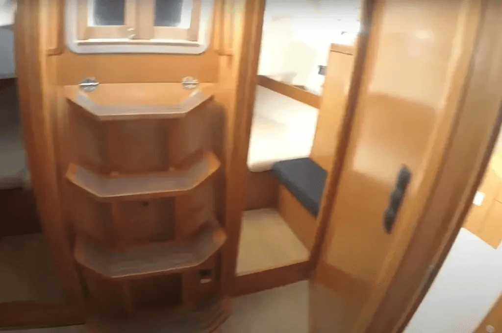 Bavaria 40 - photo 12