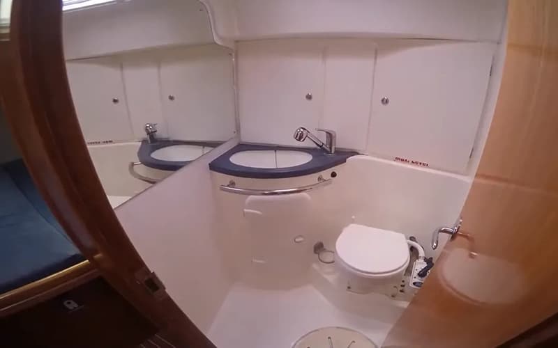 Bavaria 37 - photo 12