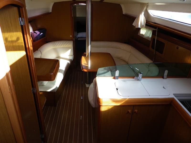 Sun Odyssey 36i - photo 7