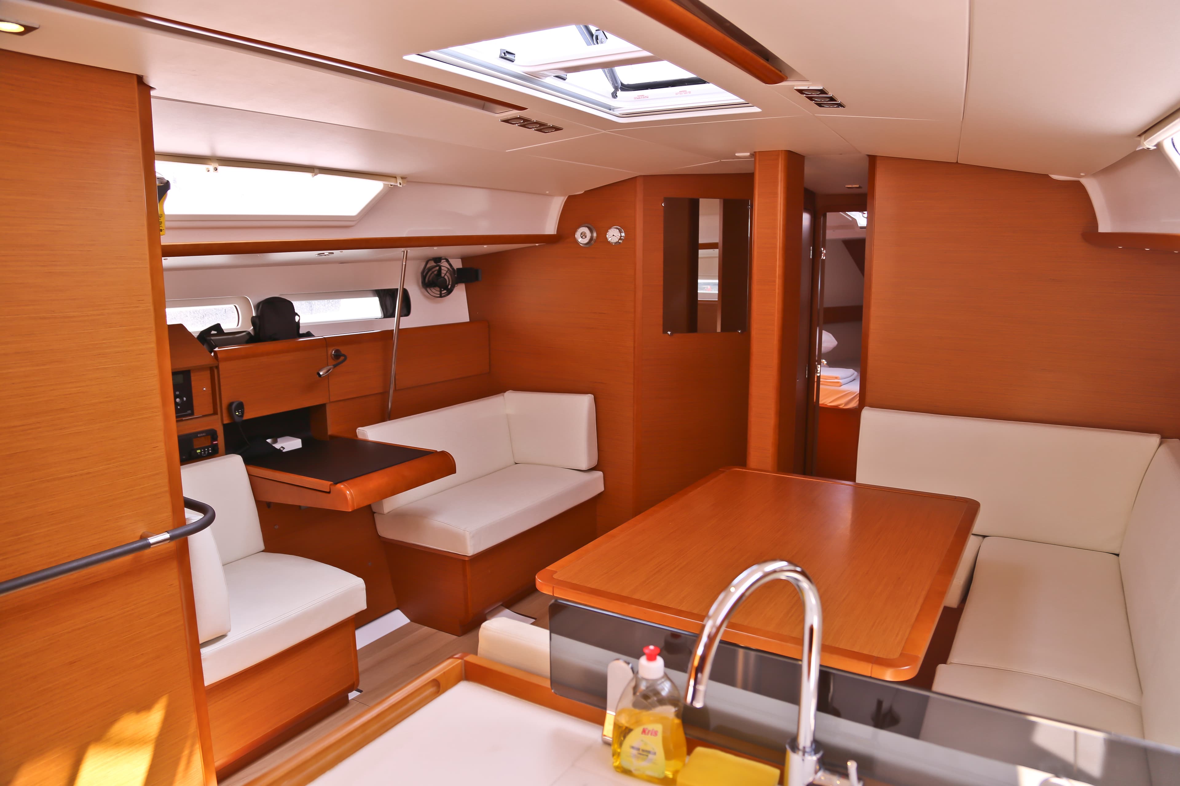 Sun Odyssey 439 - photo 6