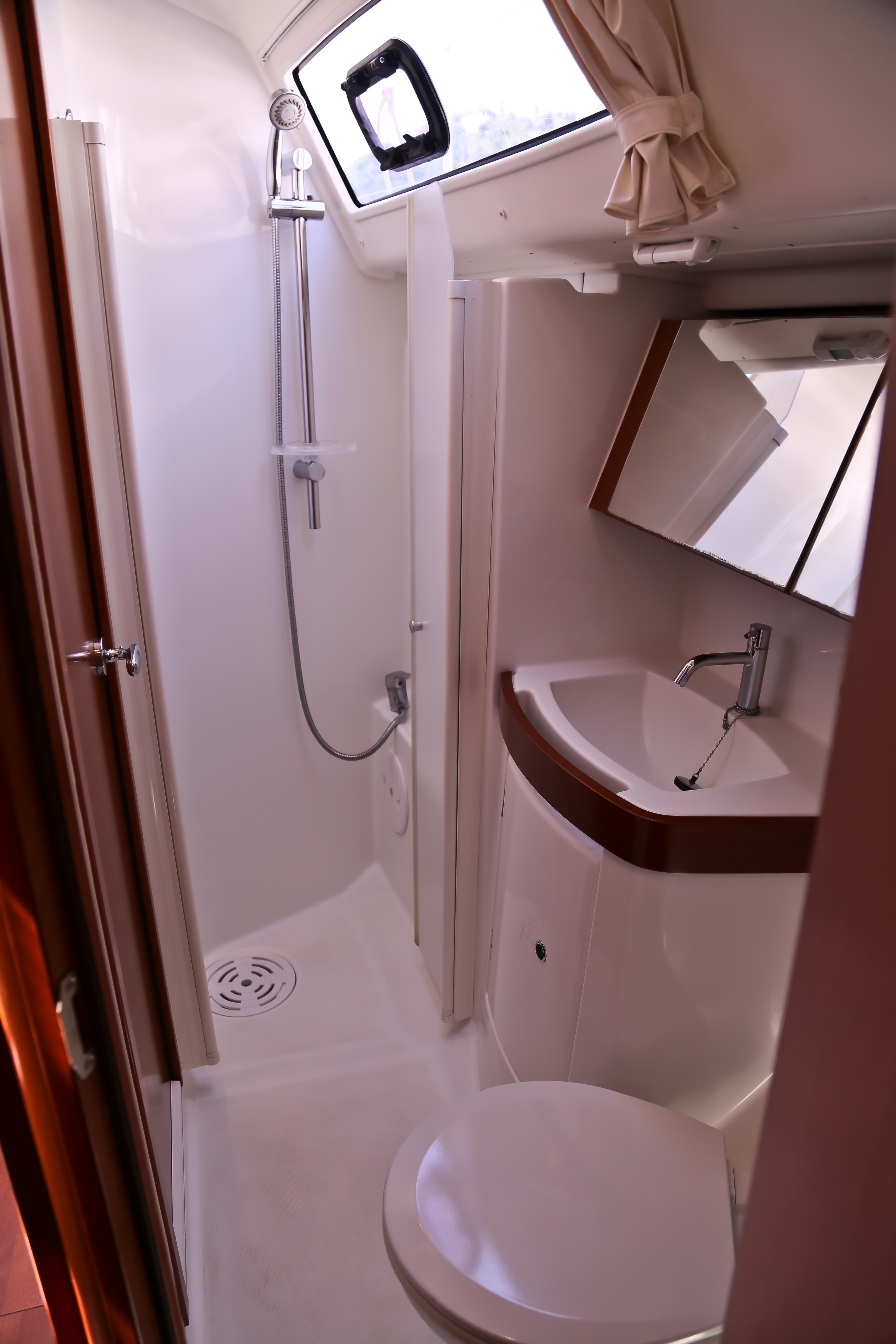 Oceanis 40 - photo 7