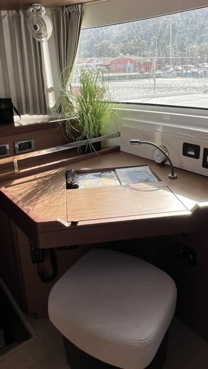 Lagoon 46  - photo 6