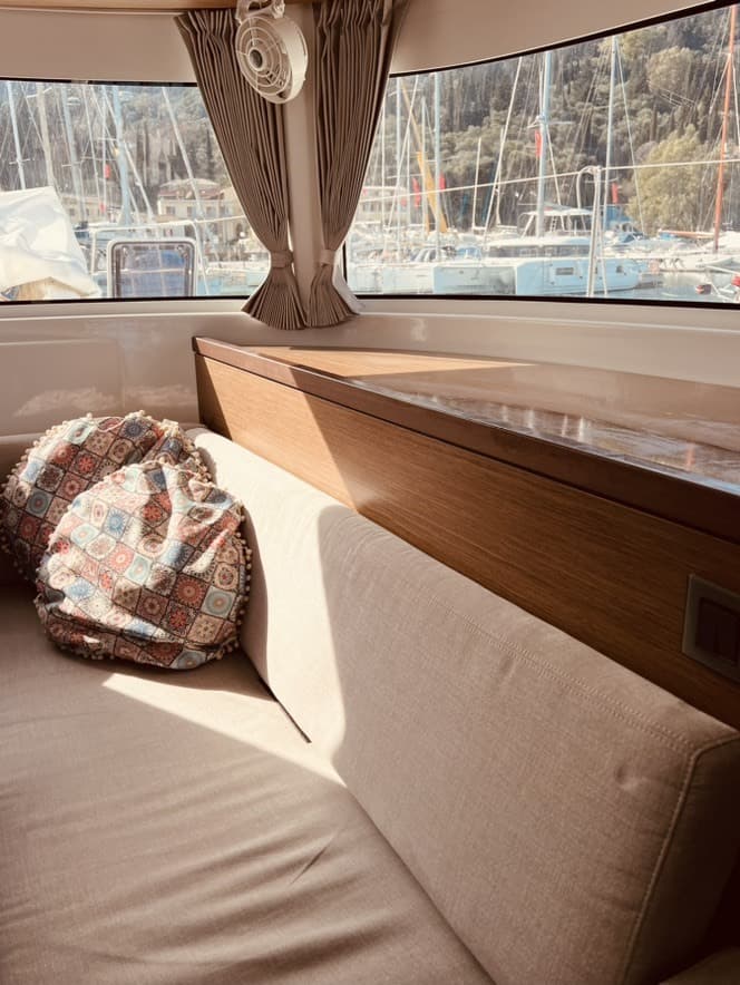 Lagoon 46  - photo 18