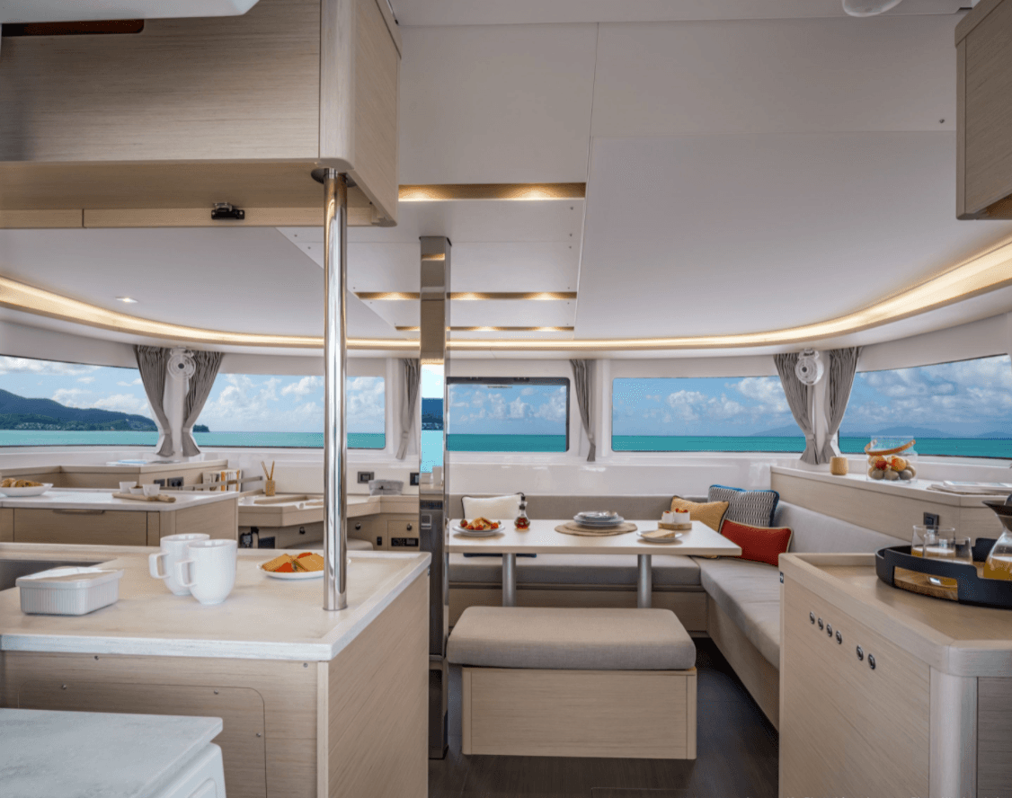 Lagoon 46  - photo 4